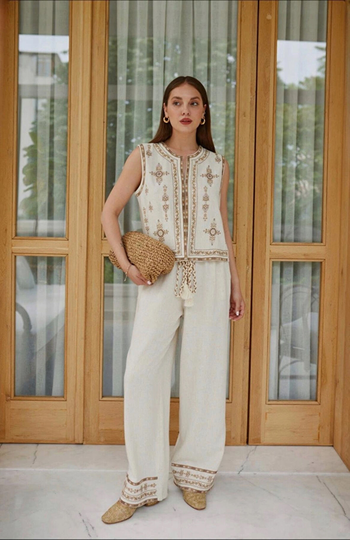 Kadın Krem Etnik Nakıslı Püskül Detaylı Yelek Pantolon Keten Takım