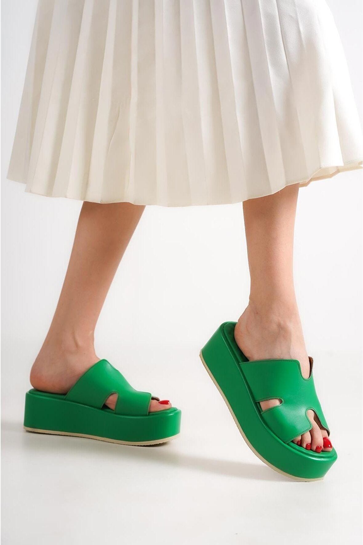 Yolanda Hermes Model Dolgu Topuk Terlik