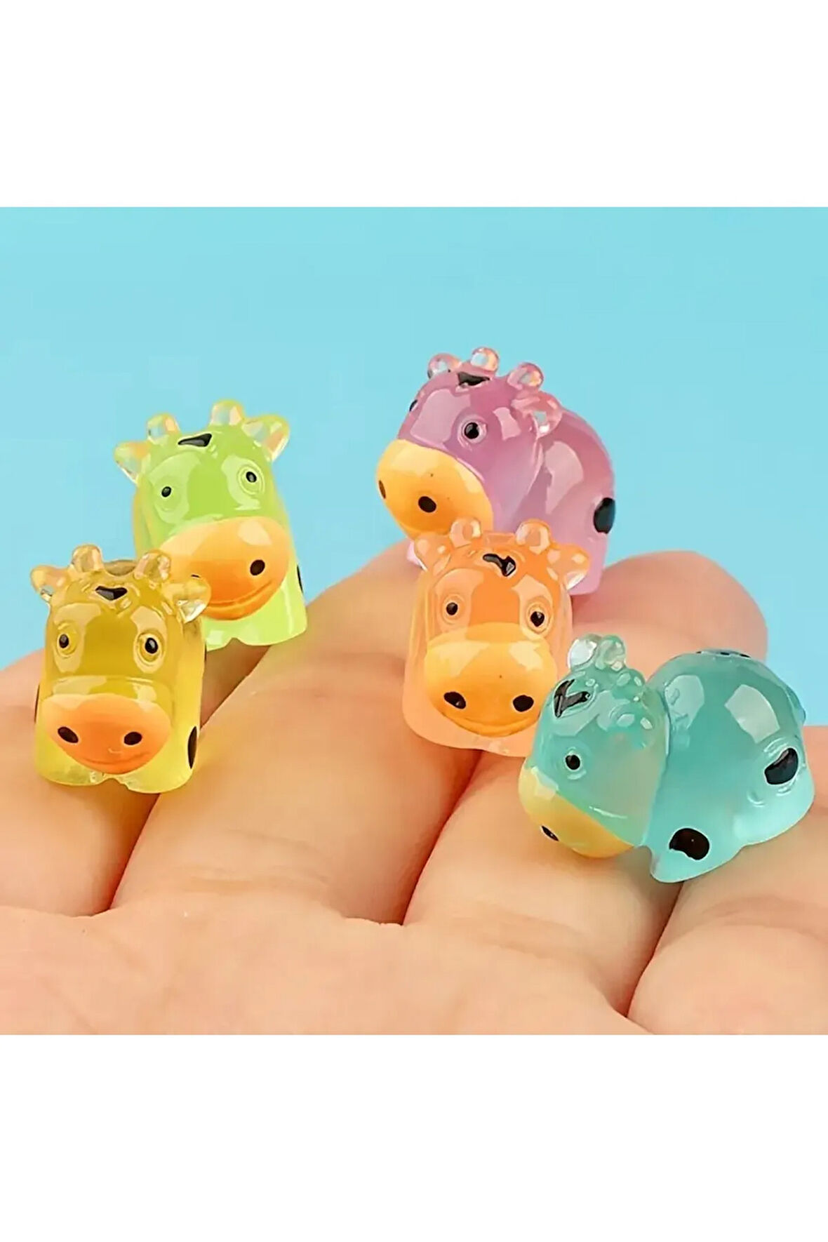 3'lü Karanlıkta Parlayan Mini İnek (Buzağı) Figürleri