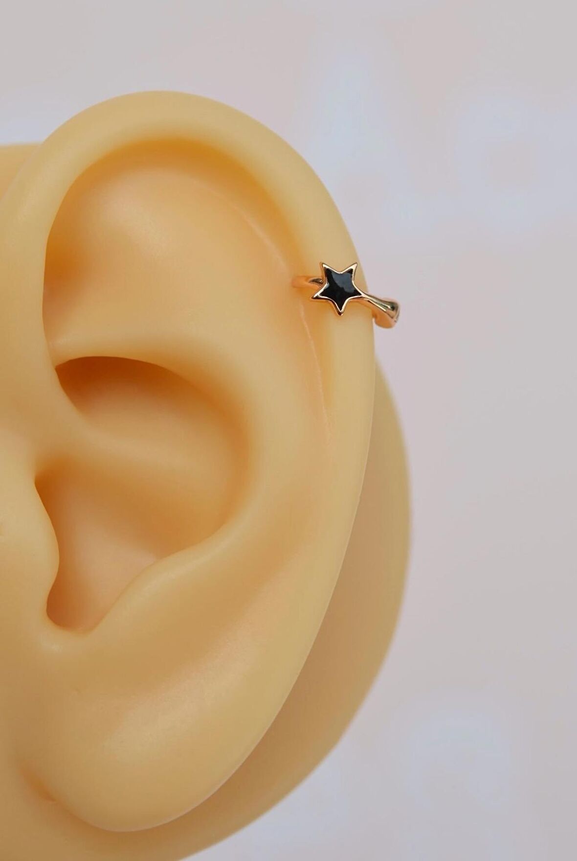 Halka Model Siyah Renk Mini Yıldızlı Tragus Piercing Helix