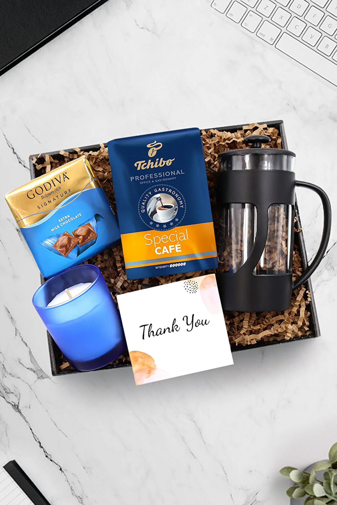Siyah French Press & Tchibo Special Kahve & Okyanus Bardak Mum & Godiva Çikolata Hediye Seti