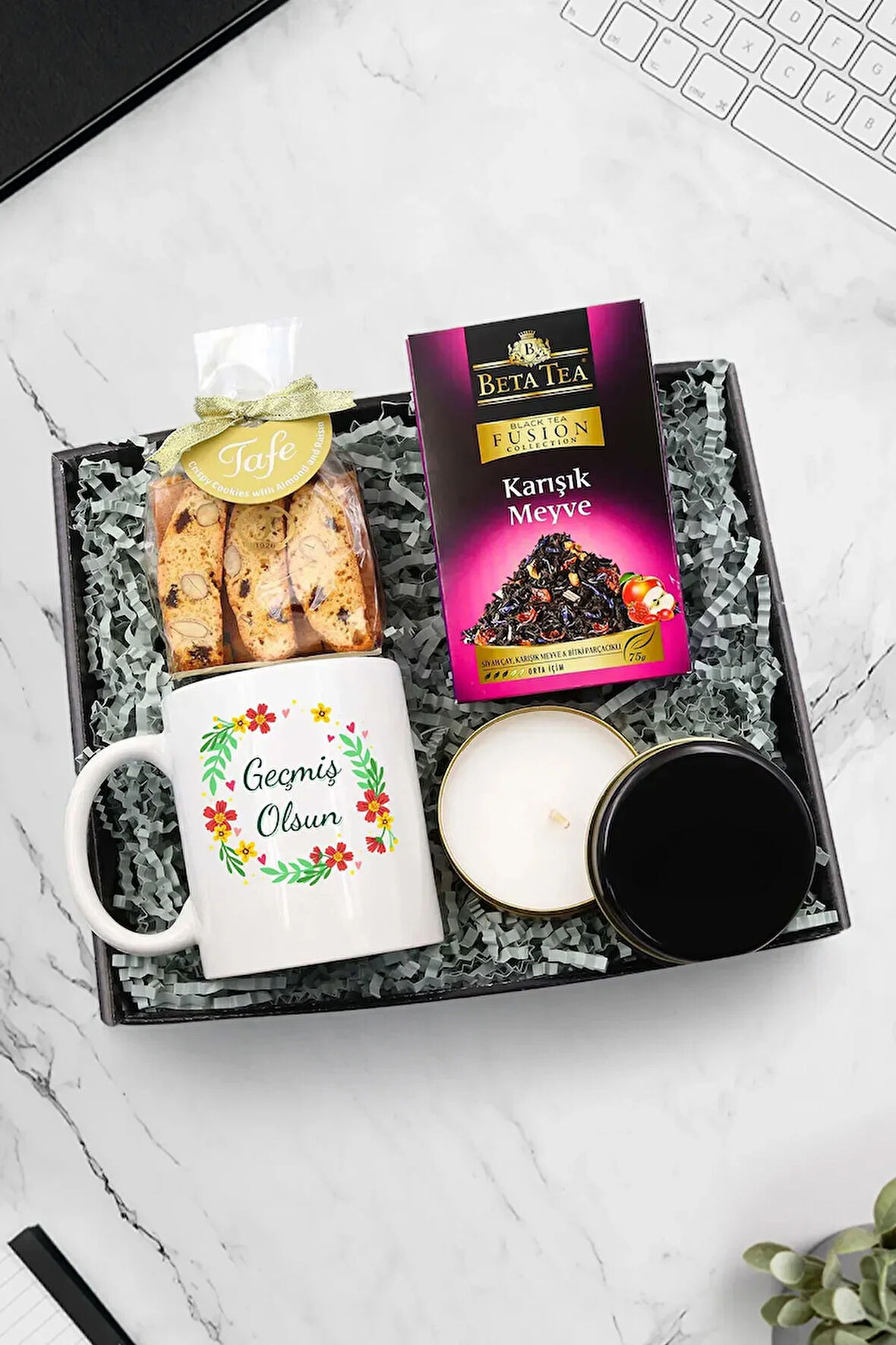 Kupa & Siyah Metal Mum & Beta Tea Meyve Çayı & Bademli Kurabiye Hediye Seti
