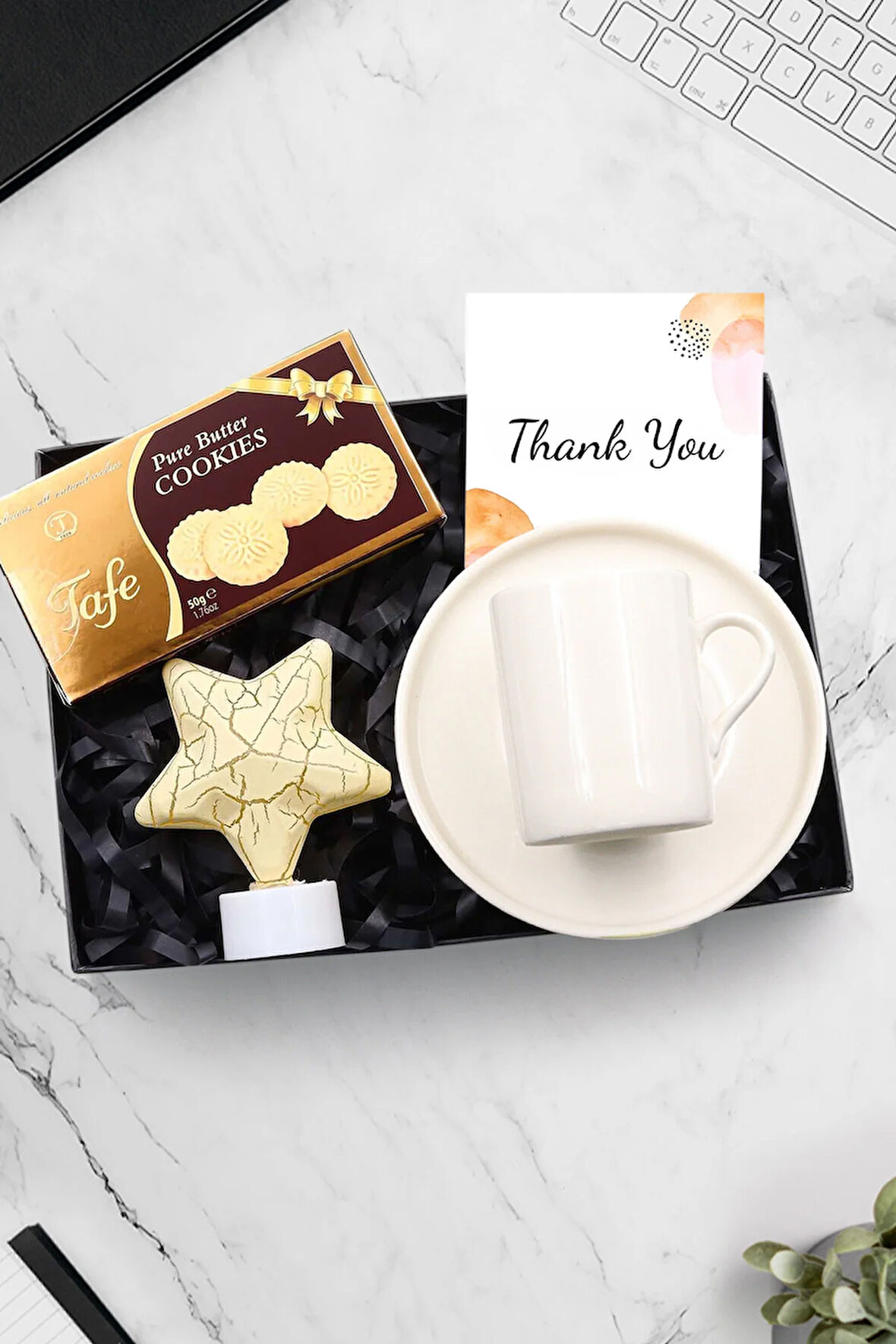 Renkli Yıldız Işık & Beyaz Fincan & Kurabiye Hediye Seti