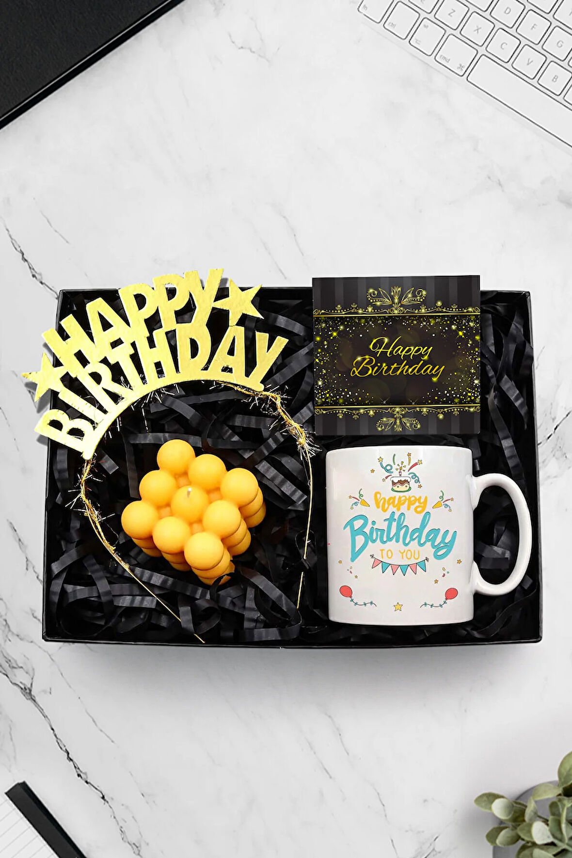 Happy Birthday Baskılı Kupa & Sarı Renk Bubble Mum & Happy Birthday Taç Hediye Seti