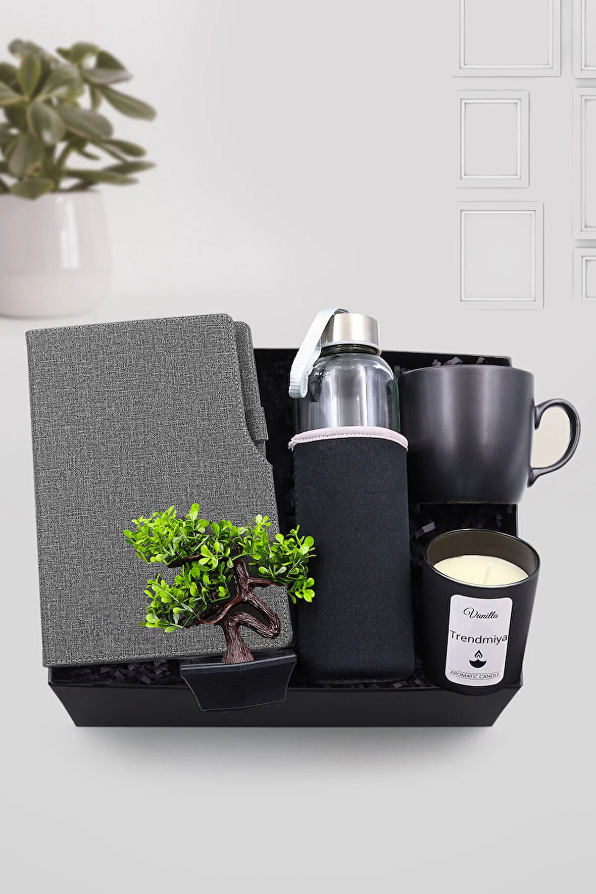 Gri Defter & Siyah Kupa & Kılıflı Su Matarası & Yapay Ağaç & Vanilya Kokulu Bardak Mum Hediye Seti