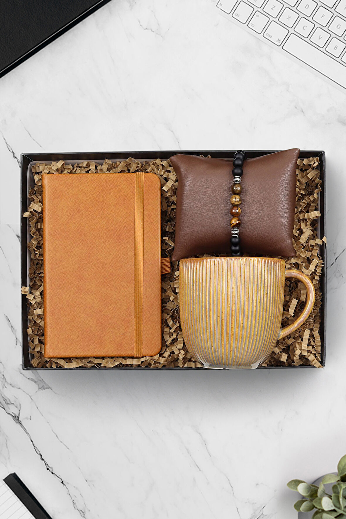 Mini Not Defteri & Kaplan Gözü Bileklik & Turuncu Çizgili Porselen Kupa Hediye Seti