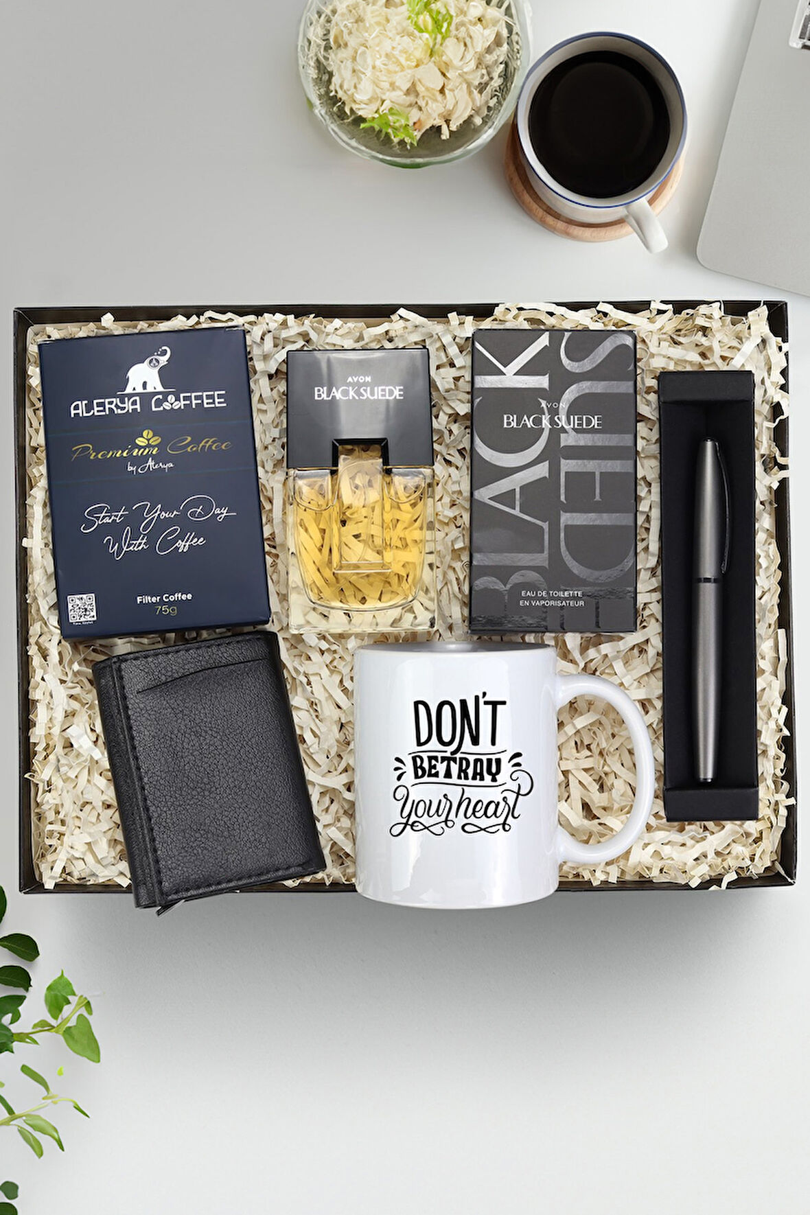 Baskılı Kupa & Premium Filtre Kahve & Kalem & Kartlık & Black Suede Parfüm Seti