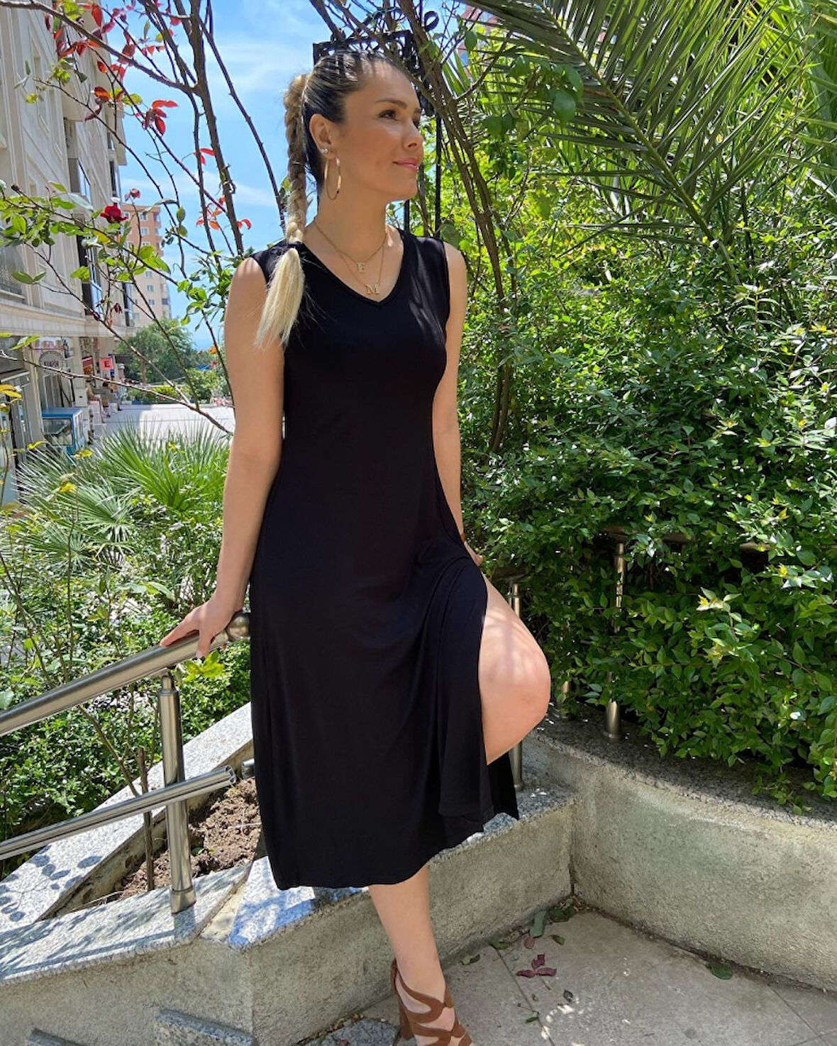 Yonca Moda Evi Kadın Kalın Askılı V Yaka Yırtmaç Detay Viskon Elbise