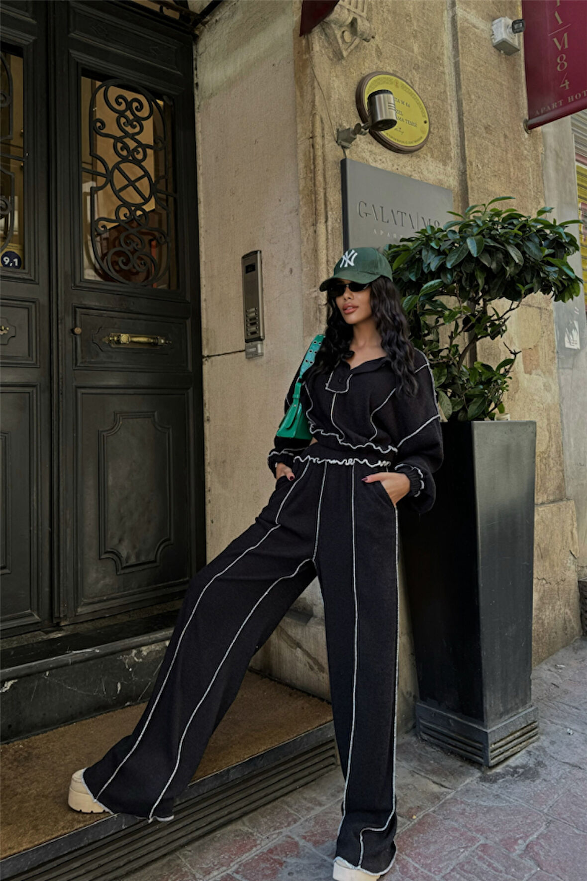 Yonca Moda Evi BİYELİ BLUZ PANTOLON TAKIM ŞÖNİL KUMAŞ - Siyah