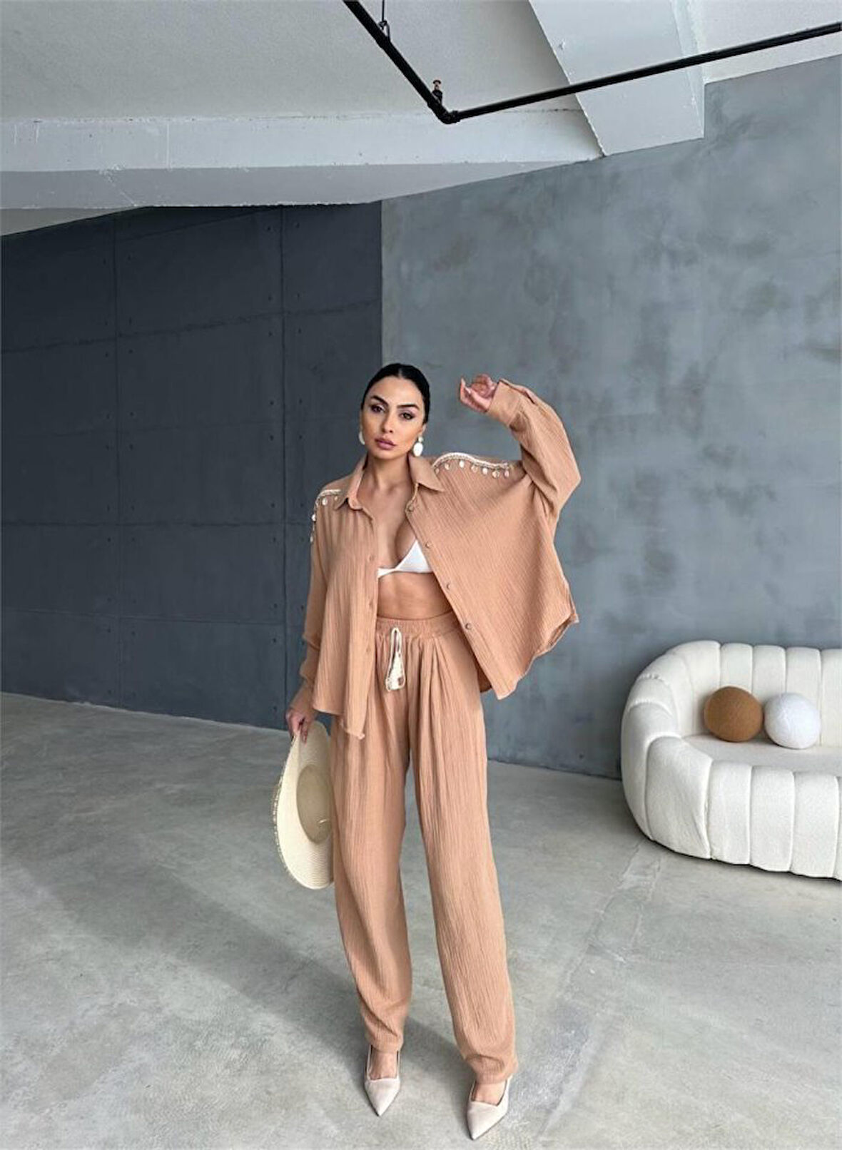Yonca Moda Evi OMUZ SAÇAK DENİZ KABUĞU GÖMLEK - PANTOLON TAKIM - Bej
