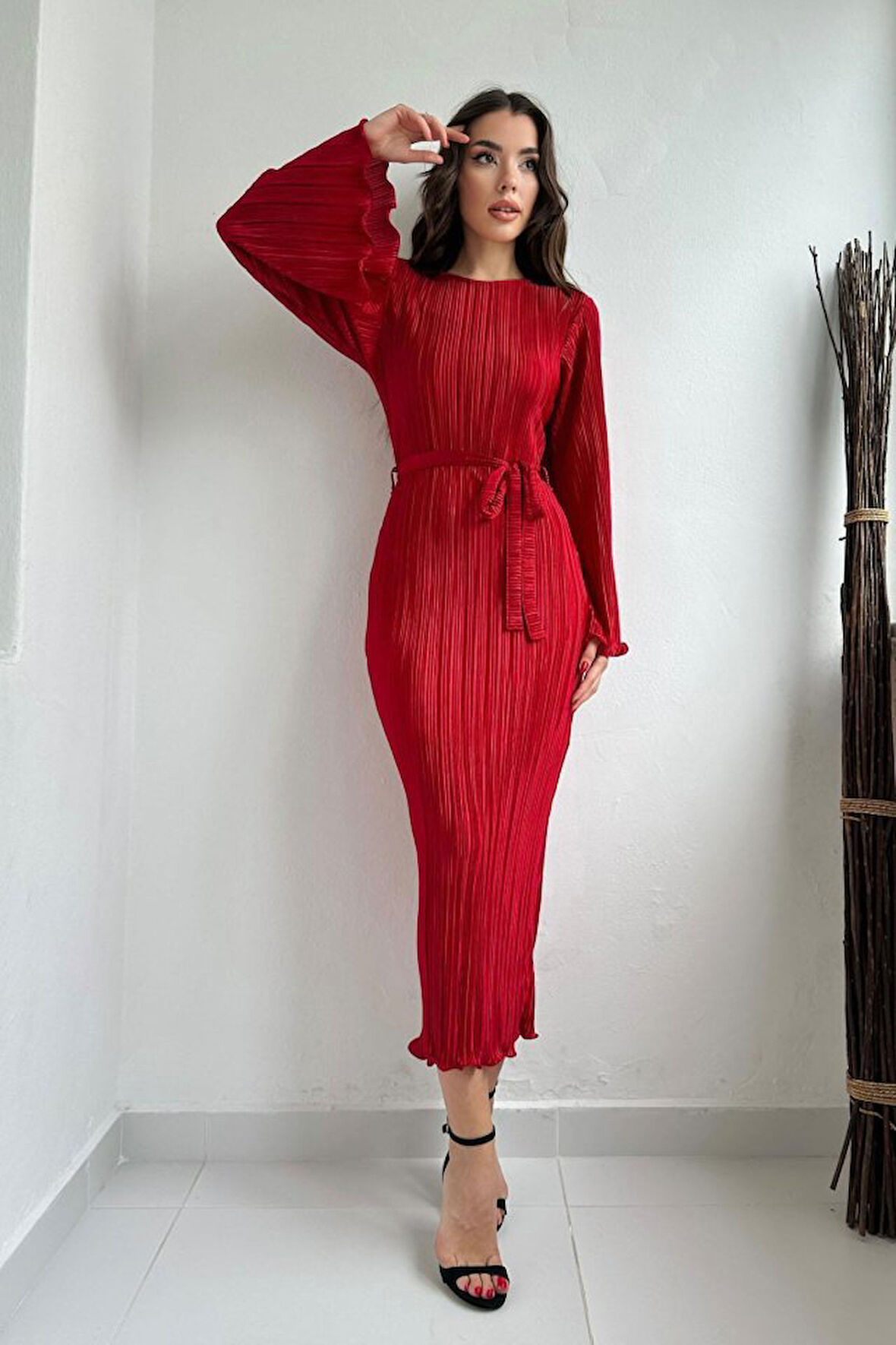 Yonca Moda Evi Kırmızı İspanyol Kol Piliseli Elbise