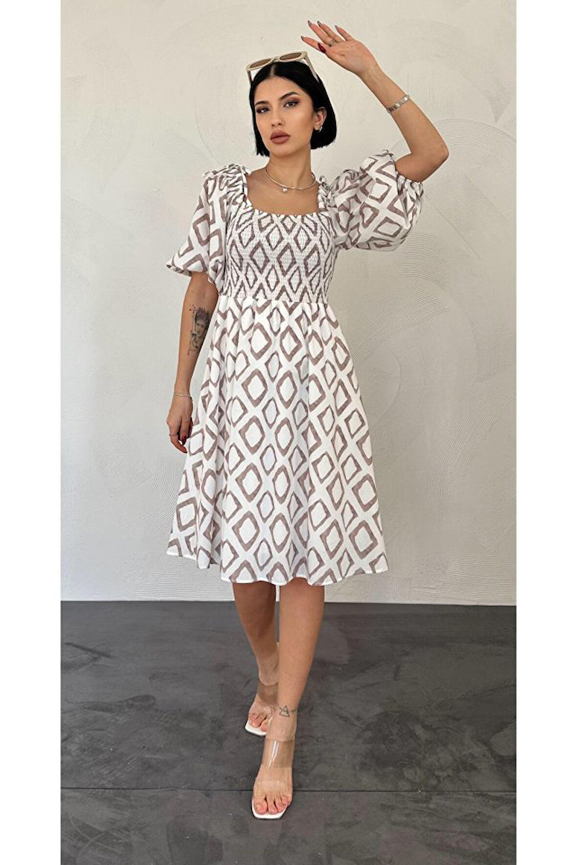 Yonca Moda Evi Vizon Kare Desenli Yazlık Elbise