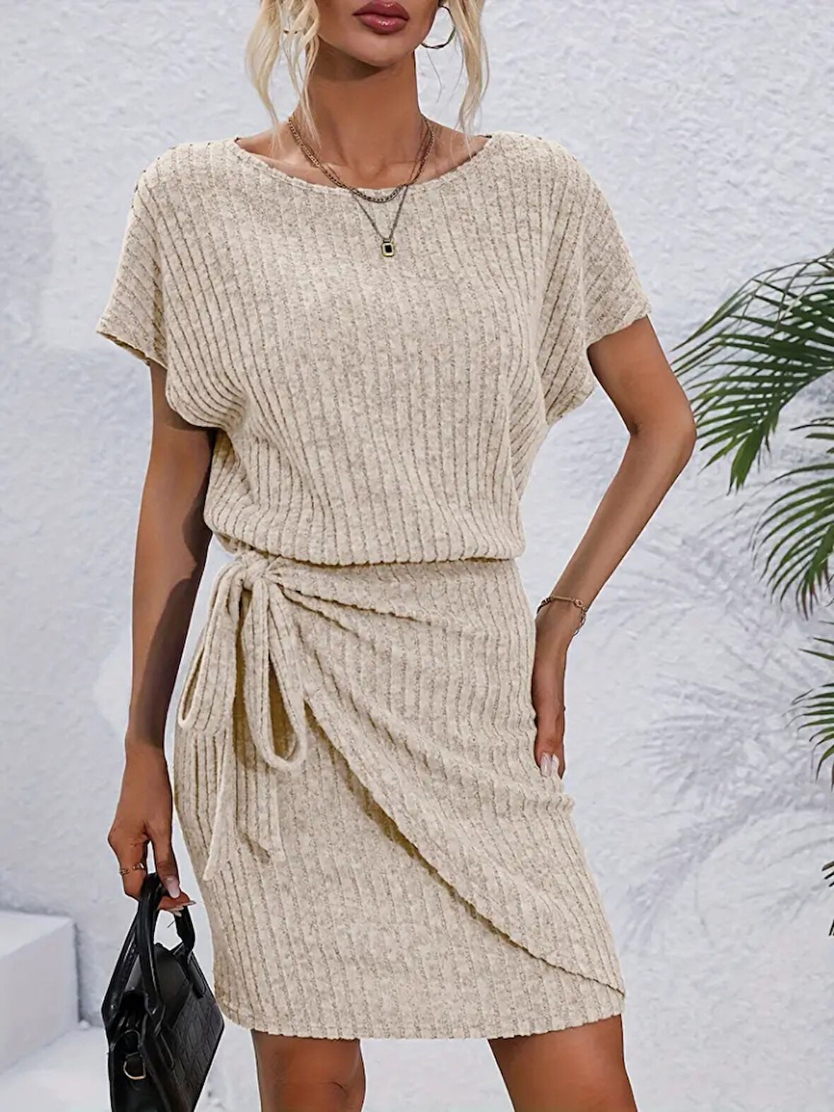 Yonca Moda Evi Kadın Kısa Kollu Yakası Açık Belden Lastikli Yandan Bağlamalı Kalın Fitilli Kaşkorse Elbise