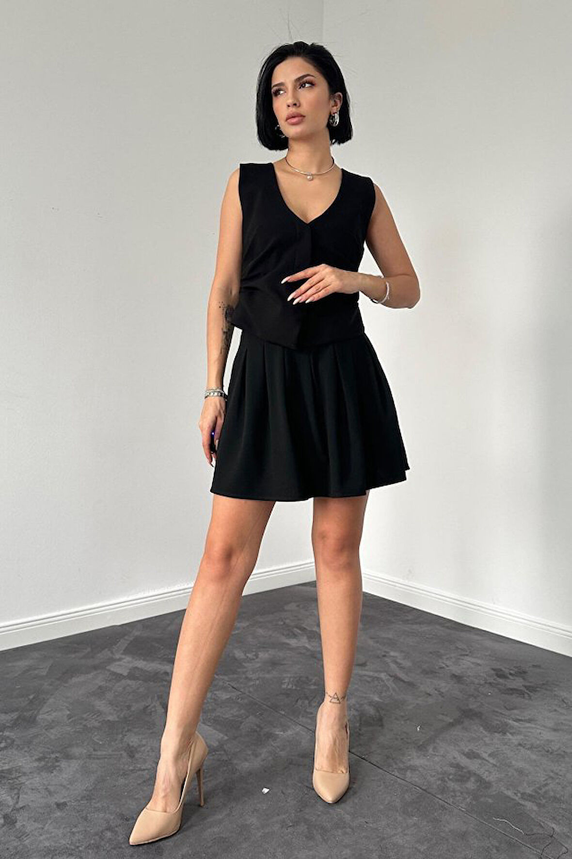 Yonca Moda Evi Siyah Pilikaşe Mini Etek