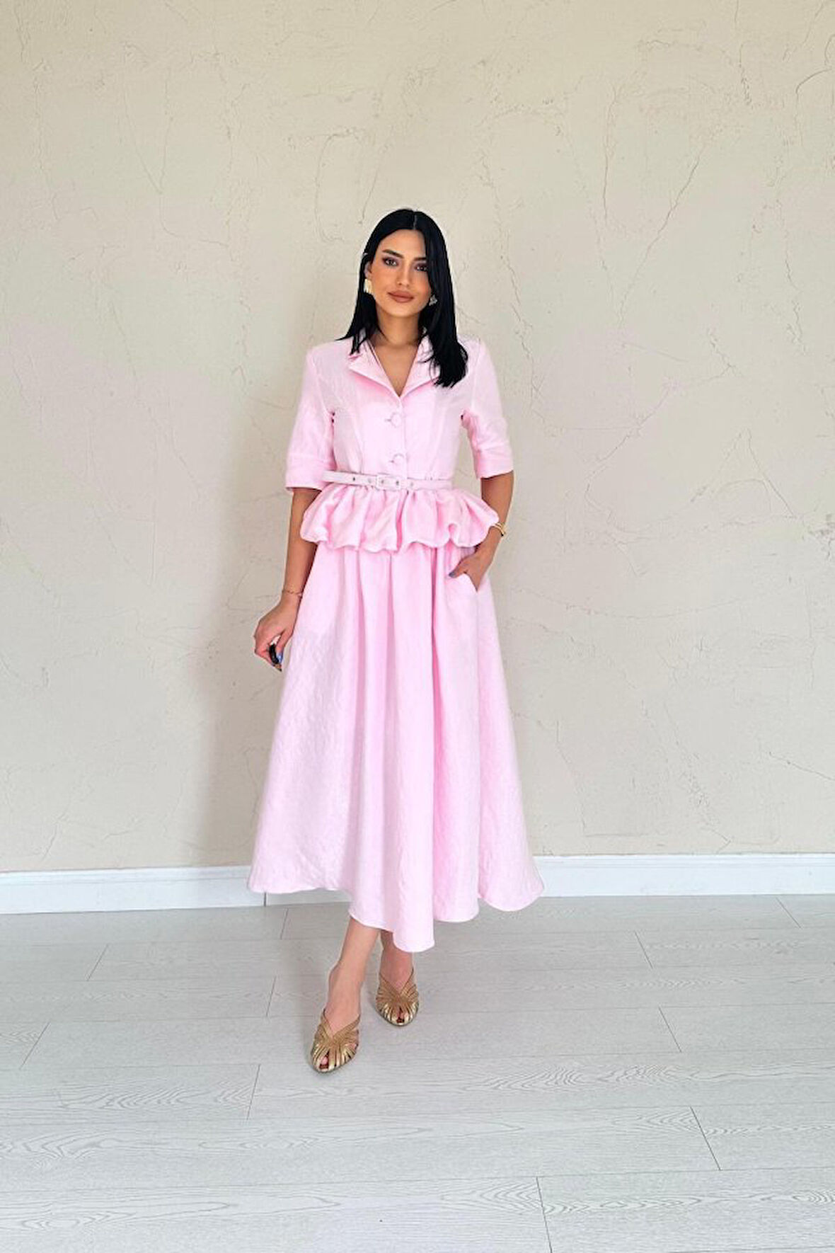 Yonca Moda Evi Pembe İnce Kemerli Fırfırlı Ceket Ve Büzgülü Etek Takım