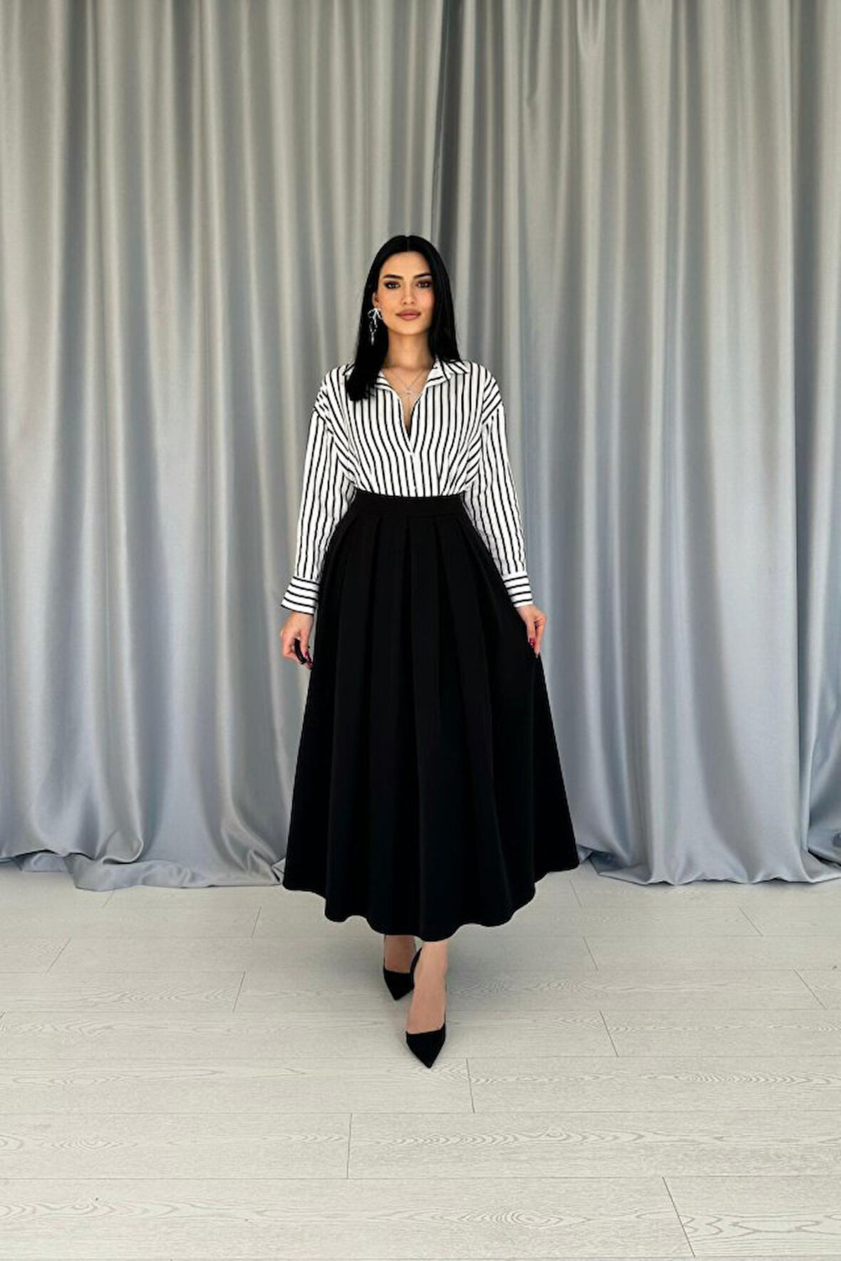 Yonca Moda Evi Siyah Uzun Pileli Etek