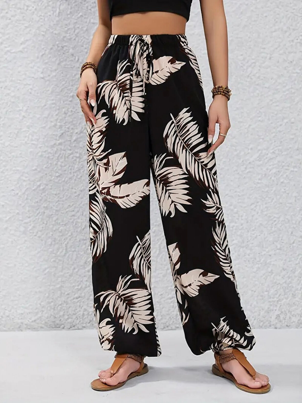 Yonca Moda Evi Kadın Beli Ve Paçası Lastikli Yaprak Desen Süprem Kumaş Pantolon