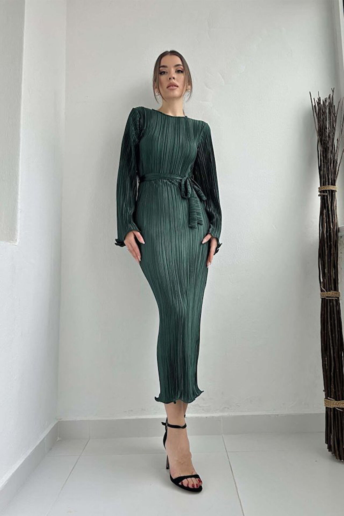 Yonca Moda Evi Zümrüt İspanyol Kol Piliseli Elbise
