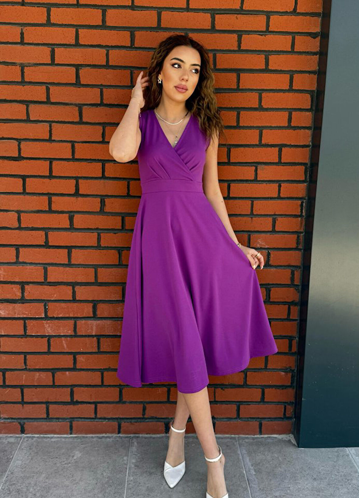 Yonca Moda Evi Kadın Ithal Krep Kumaş Kruvaze Yaka Eteği Kloş Kolsuz Midi Elbise