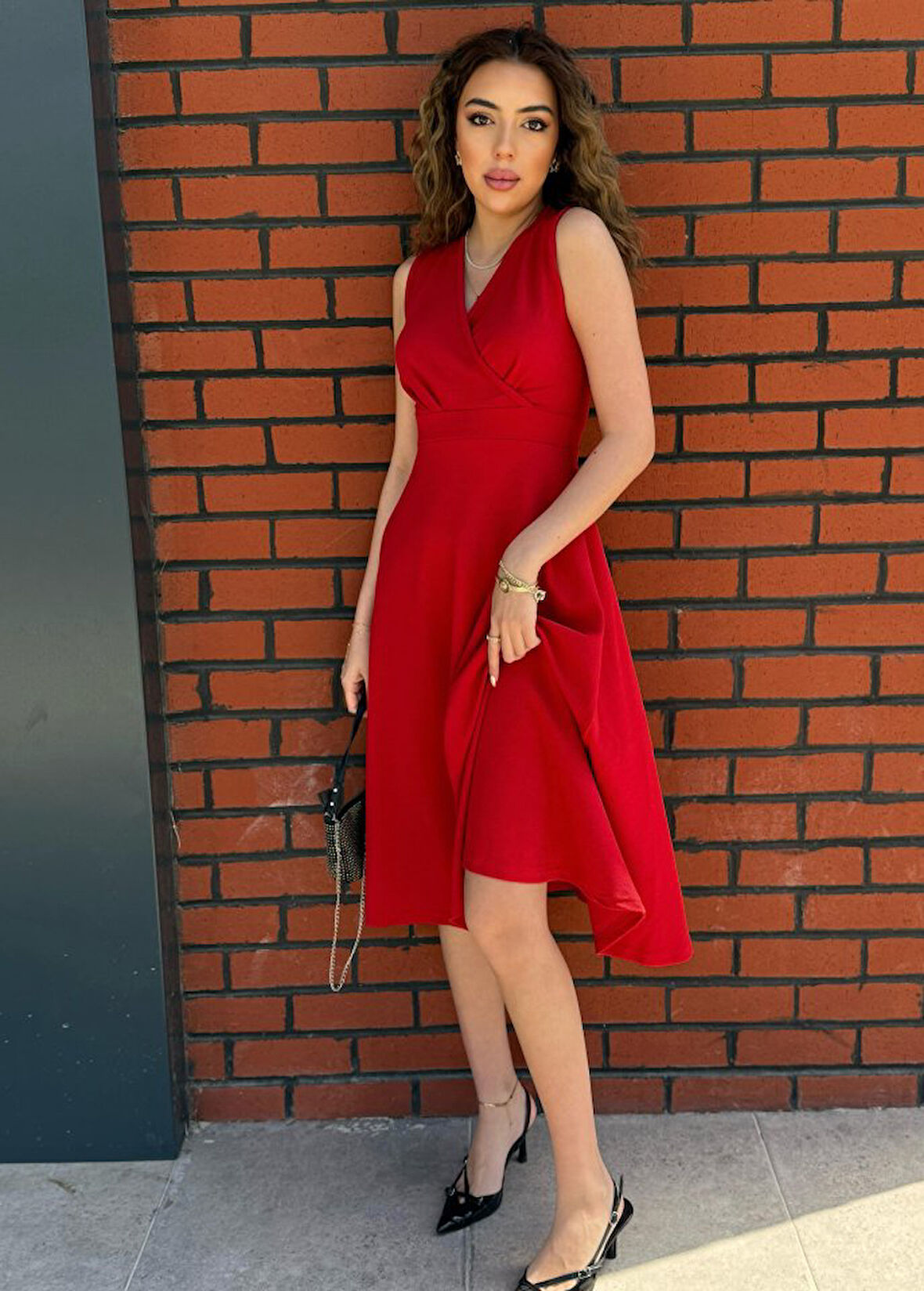 Yonca Moda Evi Kadın Ithal Krep Kumaş Kruvaze Yaka Eteği Kloş Kolsuz Mini Elbise