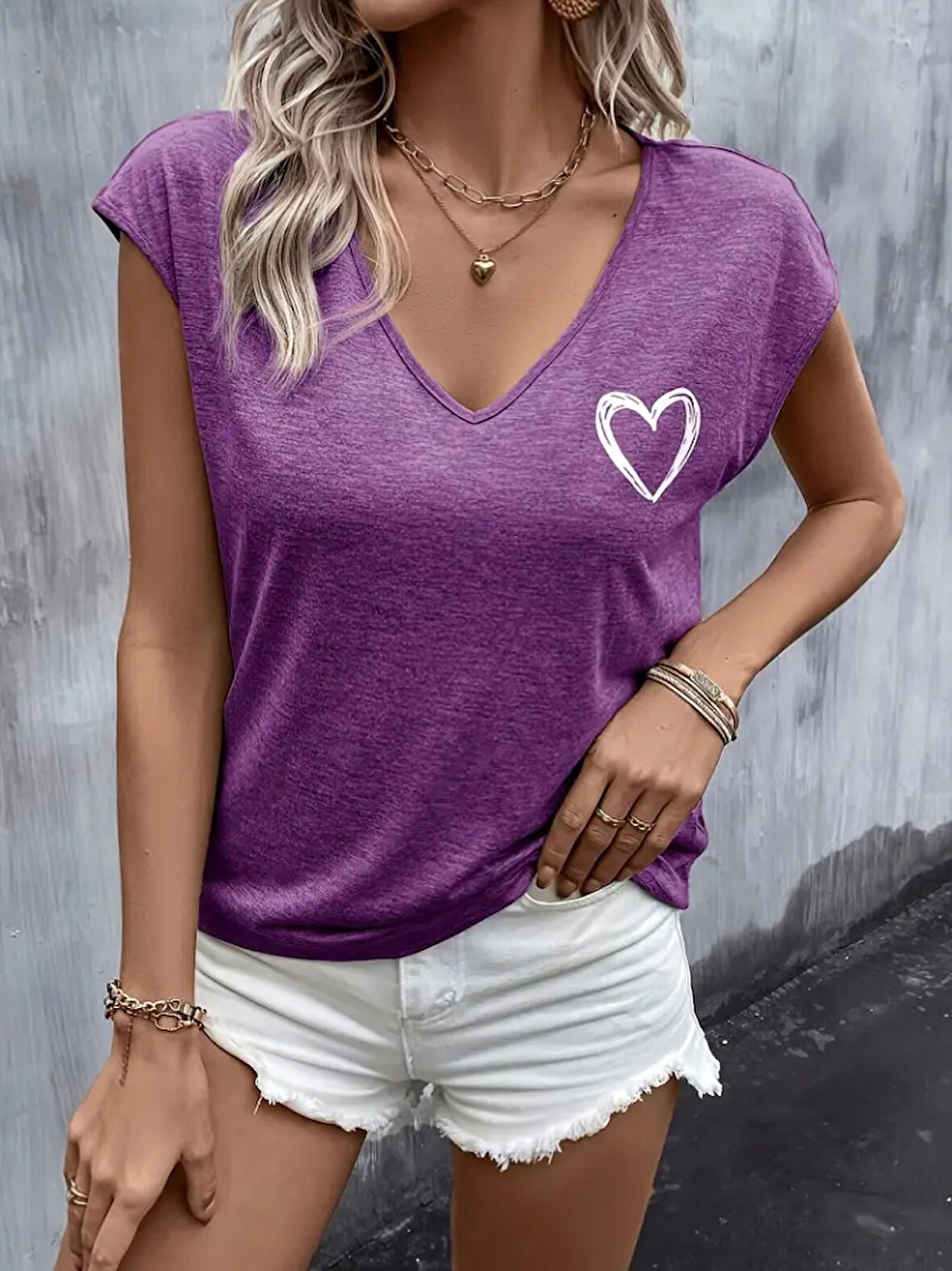 Yonca Moda Evi Kadın Kısa Kollu V Yakalı Kalp Baskılı Viskon Bluz