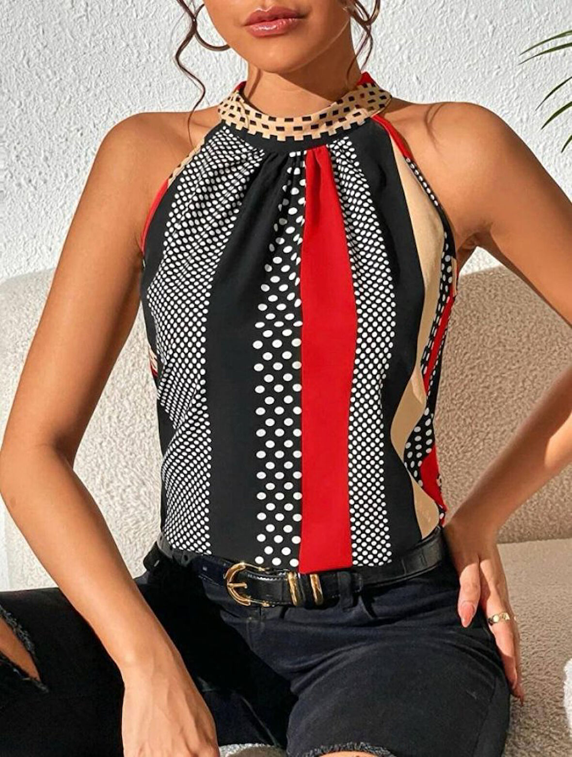 Yonca Moda Evi Kadın Yarım Balıkçı Yaka Kolsuz Mikro Bluz