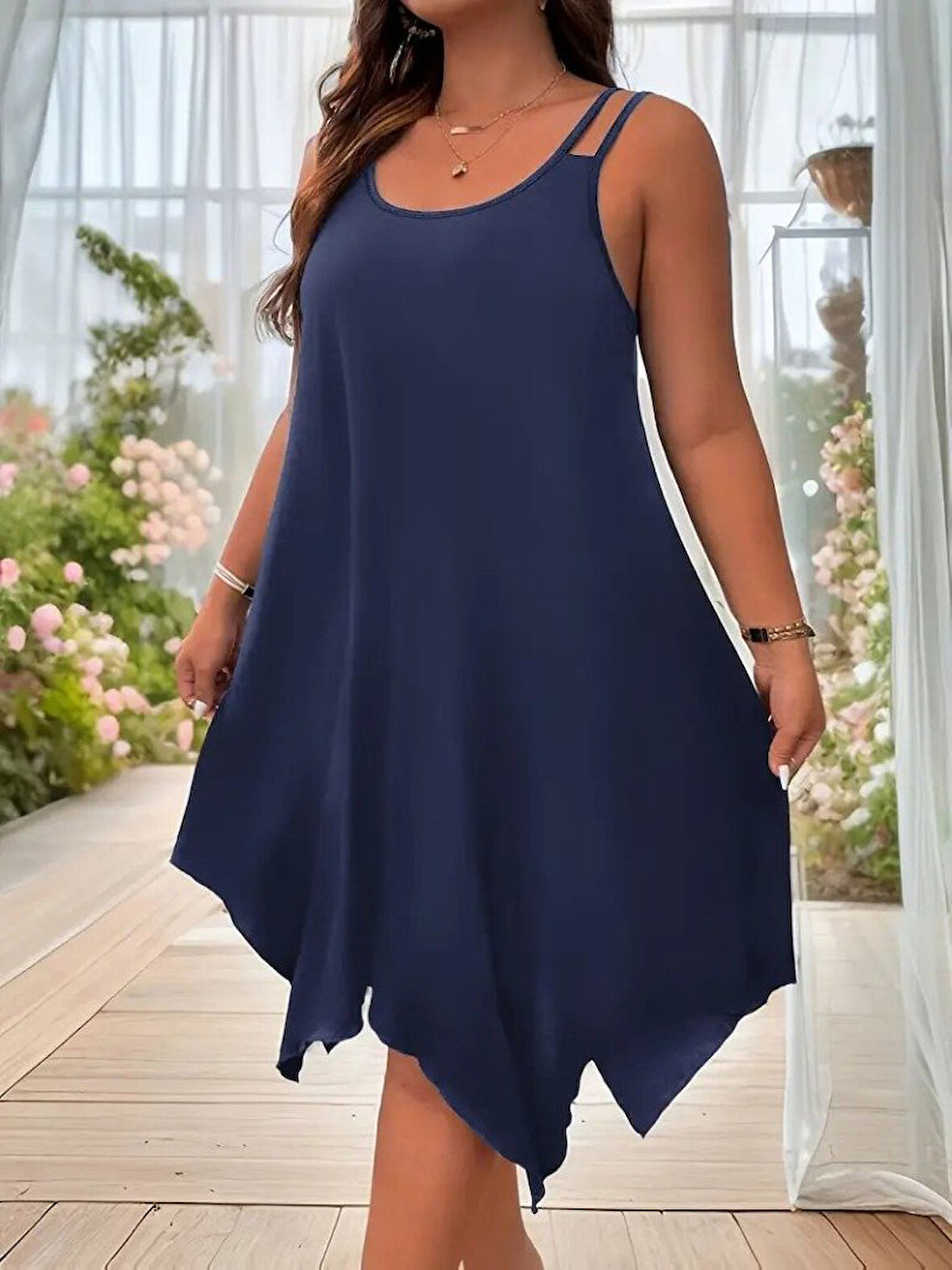 Yonca Moda Evi Kadın Askılı Yuvarlak Asimetrik Kesim Detaylı Viskon Elbise
