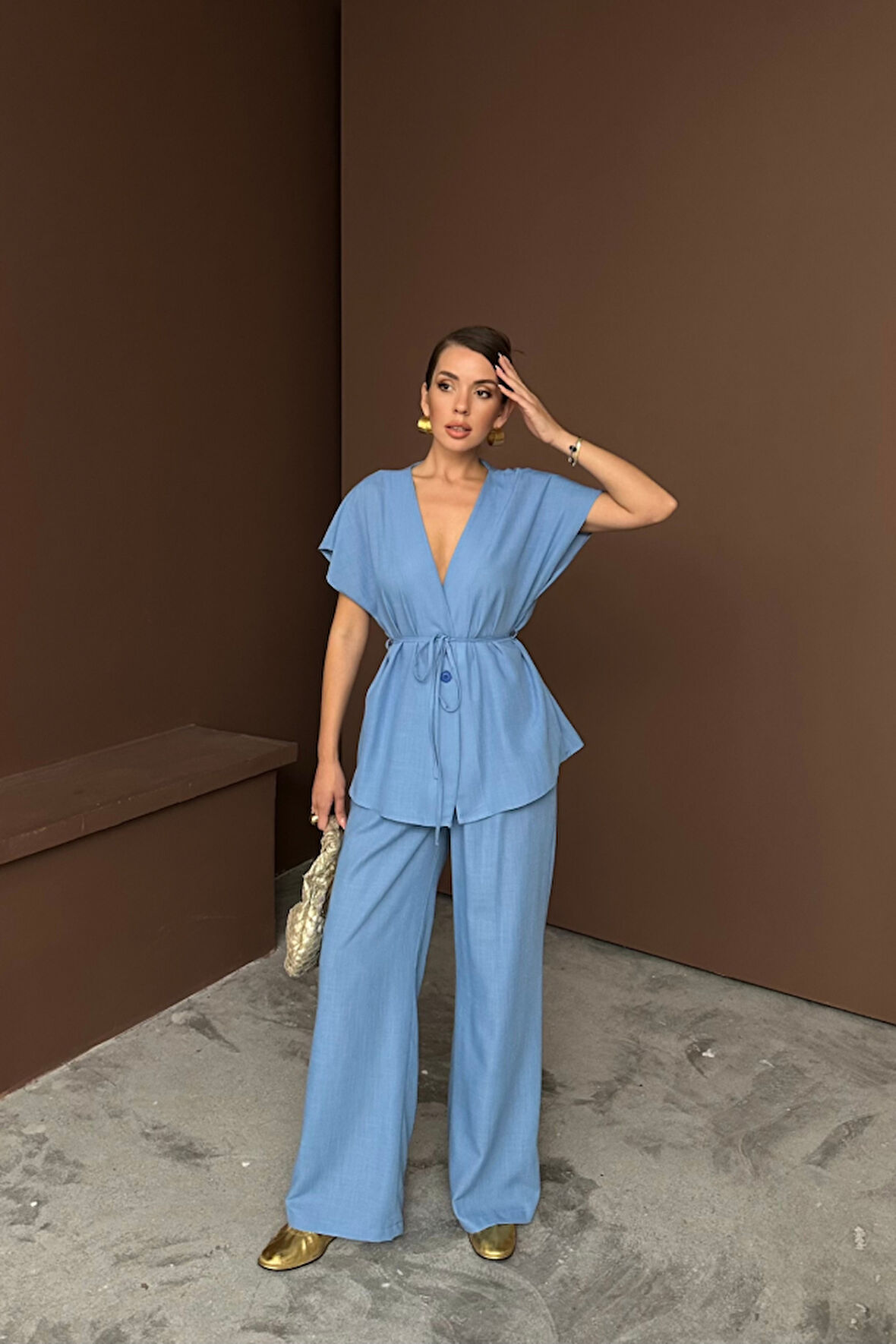 Yonca Moda Evi KETEN V YAKA BELDEN BAĞLAMALI BLUZ-PANTOLON TAKIM - Mavi