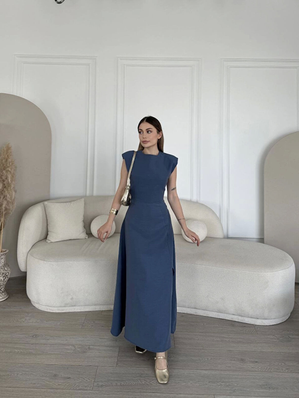 Yonca Moda Evi Keten Yandan Yırtmaçlı  Uzun Sıfır Kolsuz Elbise - Mavi