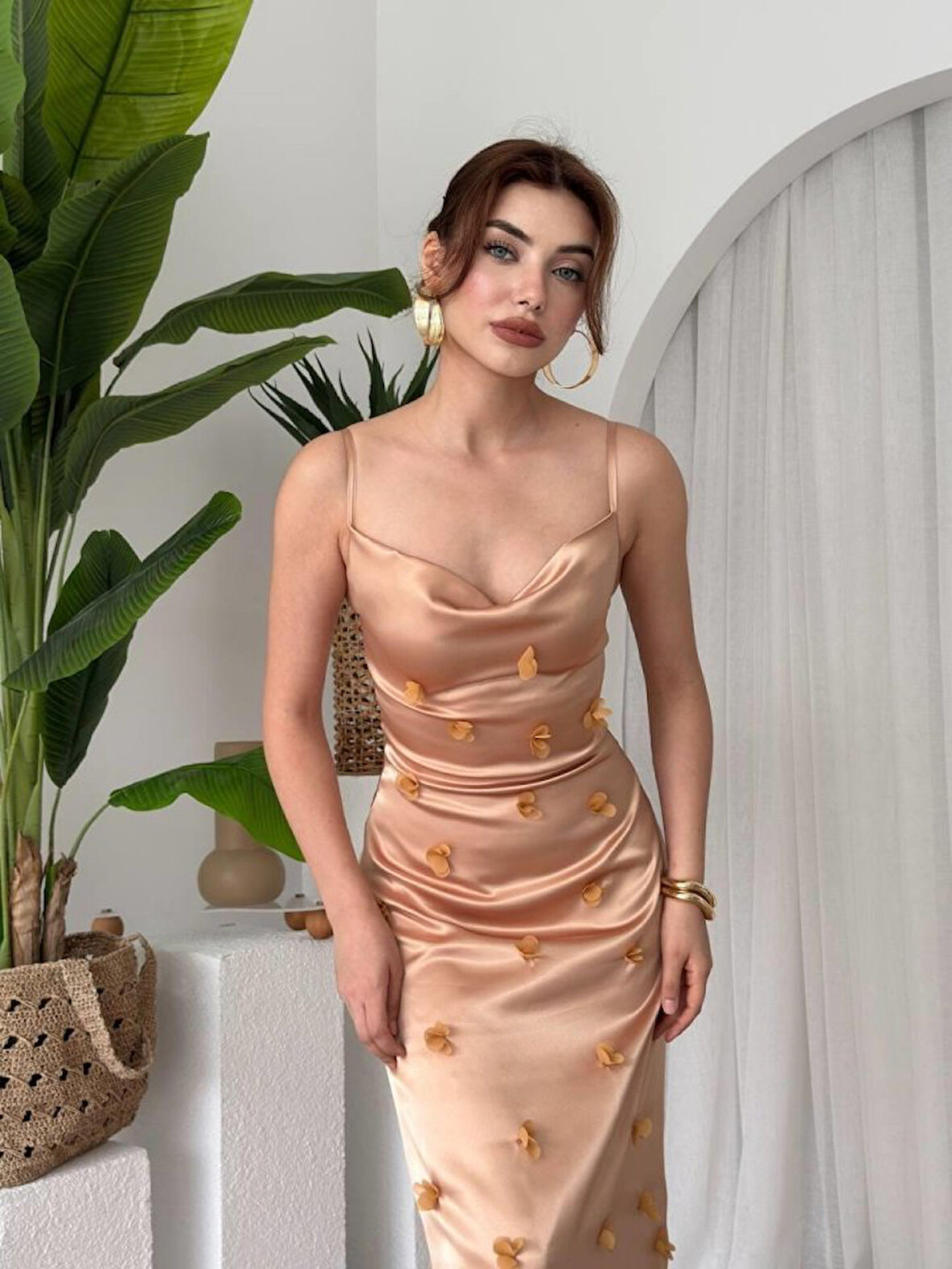 Yonca Moda Evi Dora Çiçek Detaylı Elbise