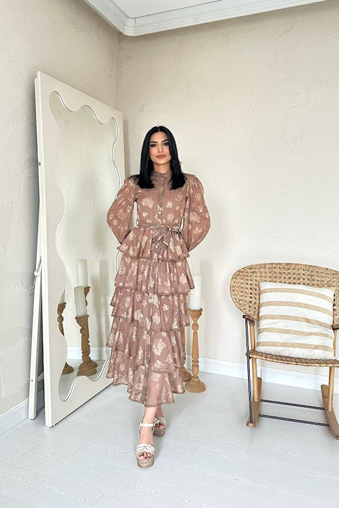 Yonca Moda Evi Vizon Valonlu Şeritli Kat Kat Elbise