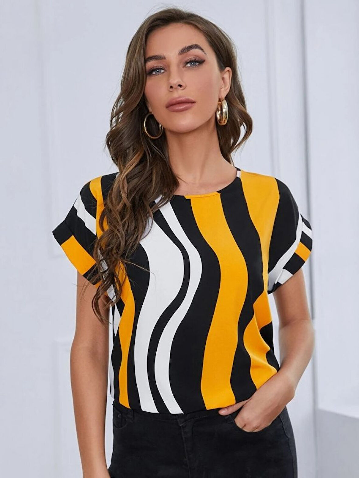 Yonca Moda Evi Kadın Kısa Yarasa Kol Bisiklet Yaka Süprem Bluz