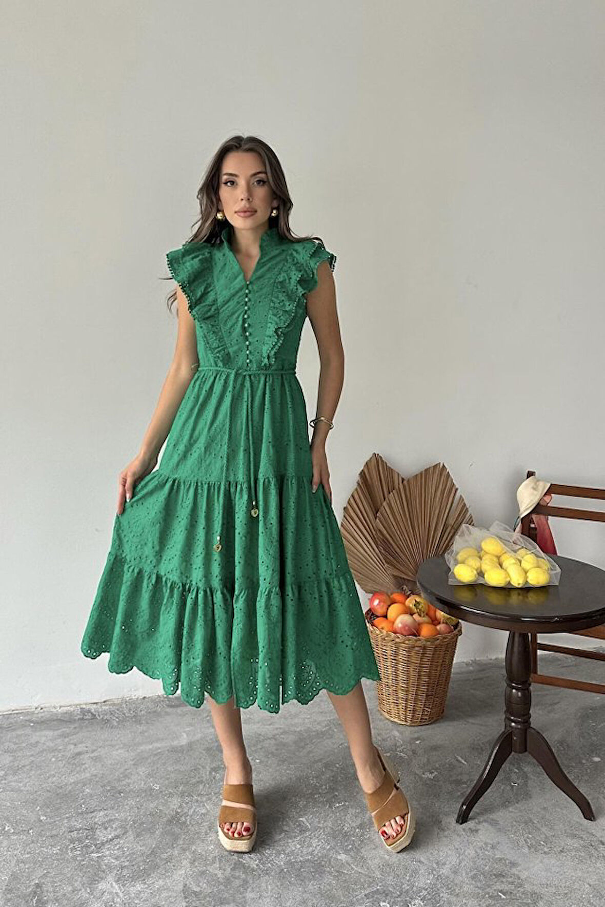 Yonca Moda Evi Zümrüt Fırfırlı Düğmeli Elbise