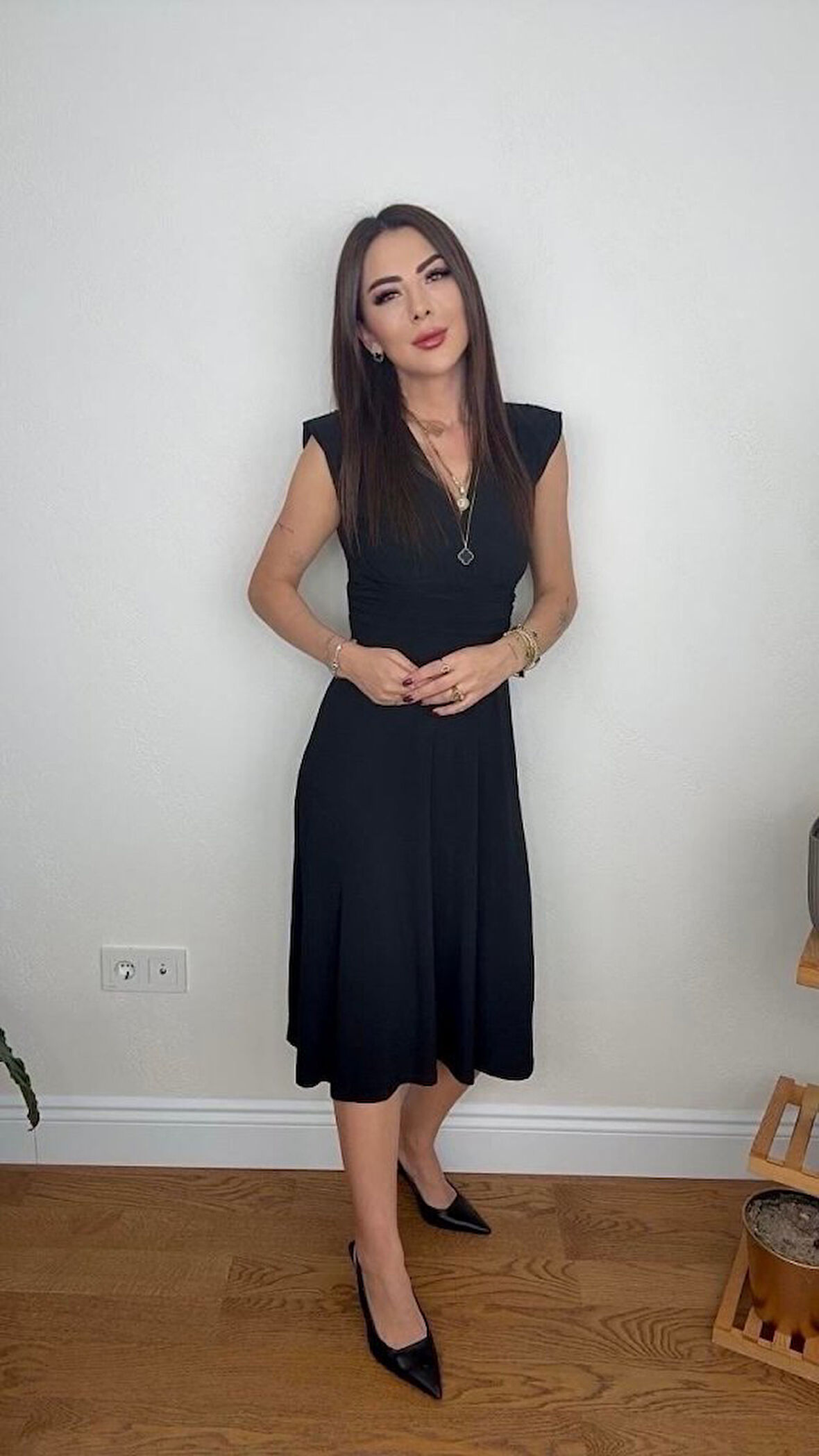 Yonca Moda Evi Kadın Kısa Kollu Kruvaze Yakalı Bel Korsajı Buzgulu Midi Janjan Krep Elbise