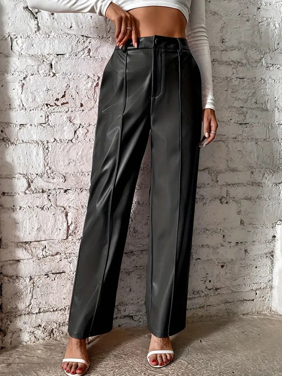 Yonca Moda Evi Kadın önden Fermuarlı Cepli Geniş Kesim Lame Deri Pantolon