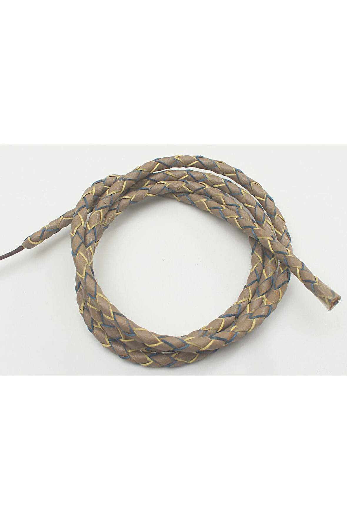 4-6 MM YUVARLAK ÖRGÜLÜ NATUREL (DOĞAL) DERİ KORDON (1 METRE)