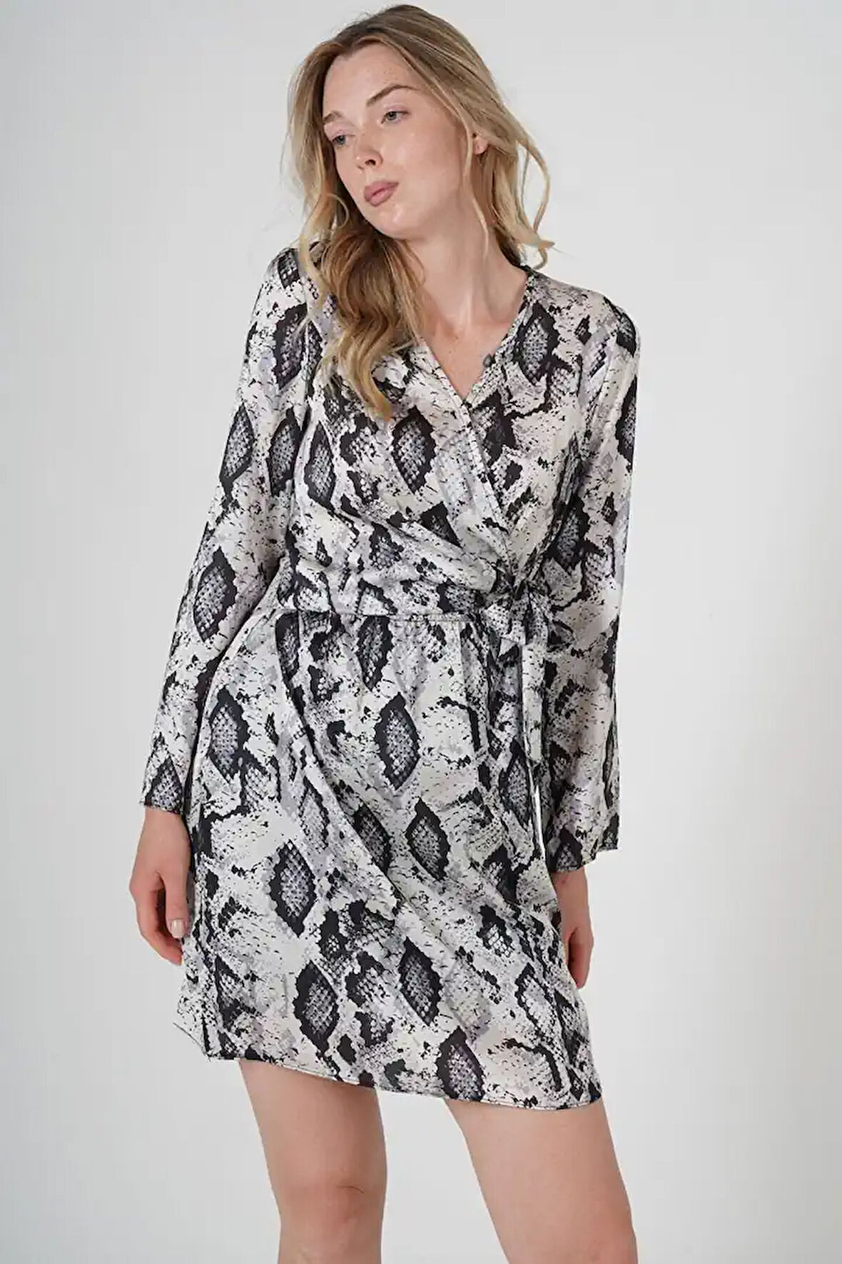Yılan Derisi Desenli Kadın Elbise
