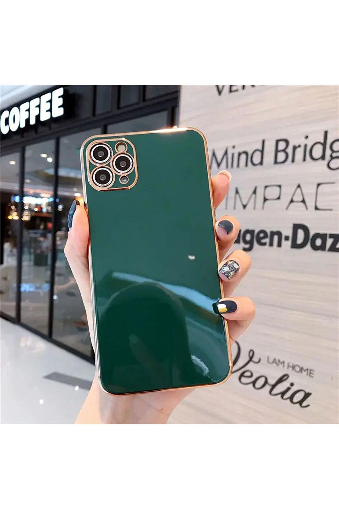 iPhone 11 Uyumlu Kenarları Parlak Altın Kaplamalı Kamera Korumalı Çok Şık Kılıf