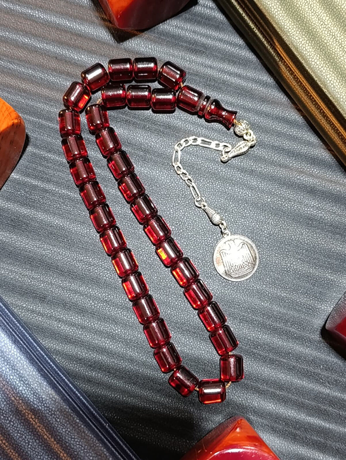 SIKMA ÇUBUK KEHRİBAR TESBİH BORDO RENK 