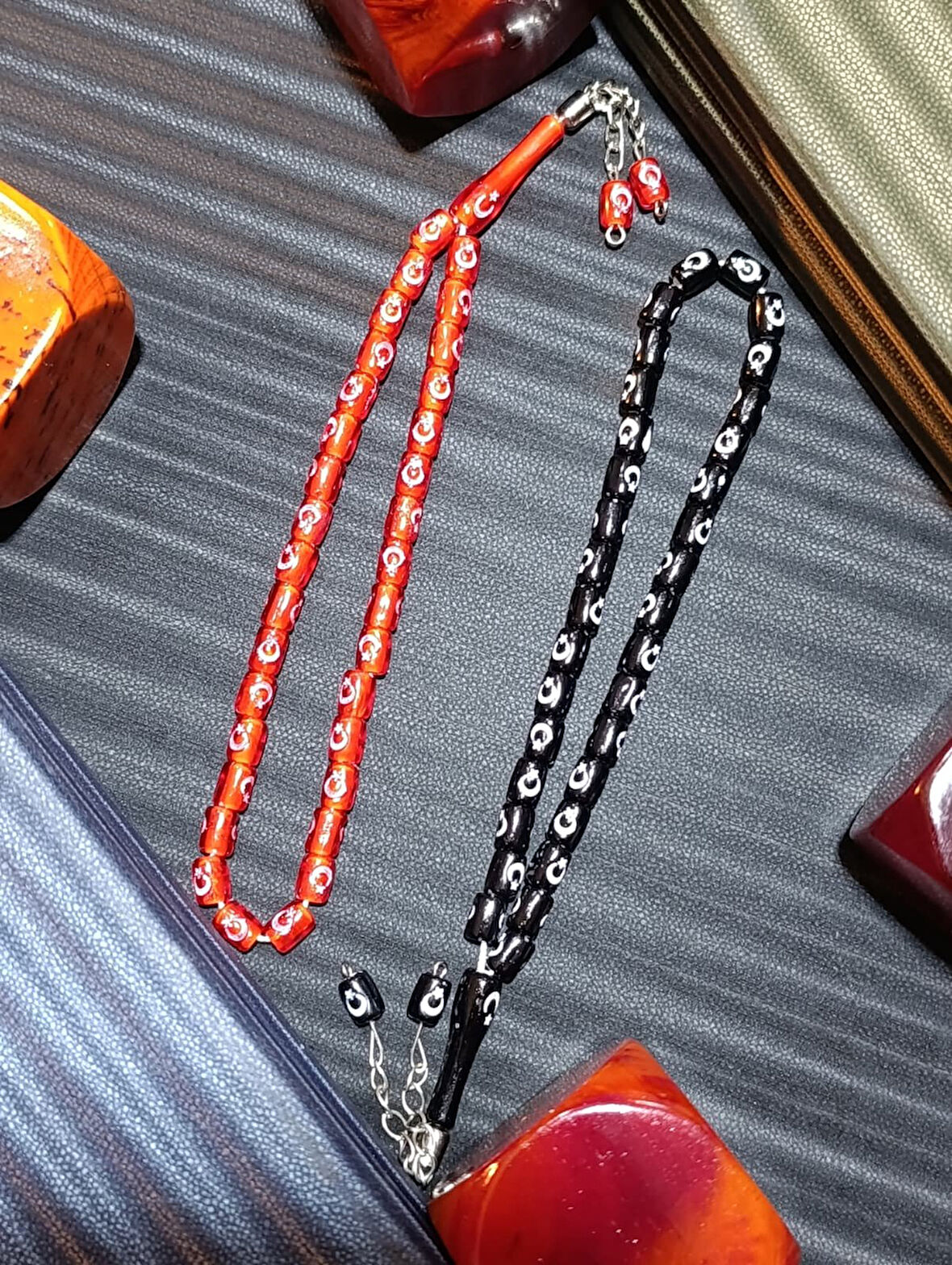 KIRMIZI VE SİYAH TÜRK BAYRAKLI TESBİH