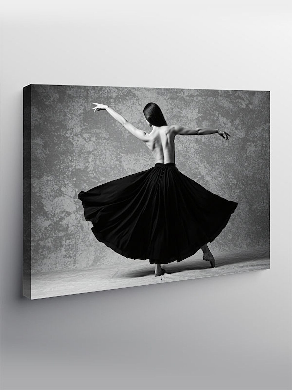 Kanvas Tablo Siyah Elbiseli Dansçı