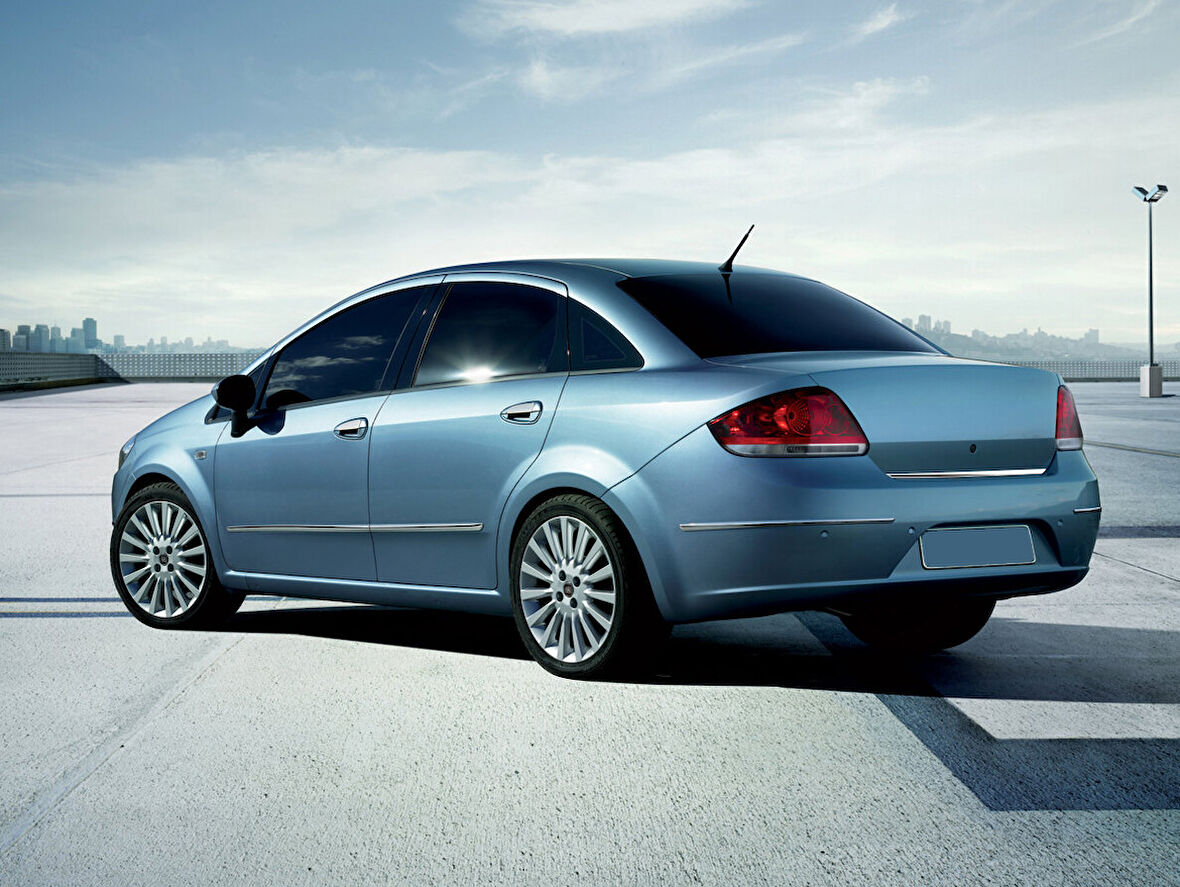 Fiat Linea Krom Bagaj Alt Çıtası 2007-2018