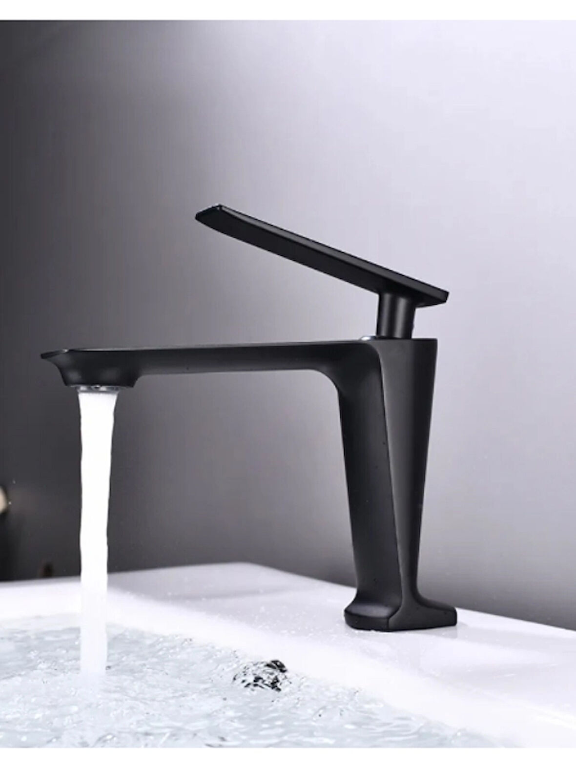 Lüks Tasarım Lavabo Bataryası Siyah