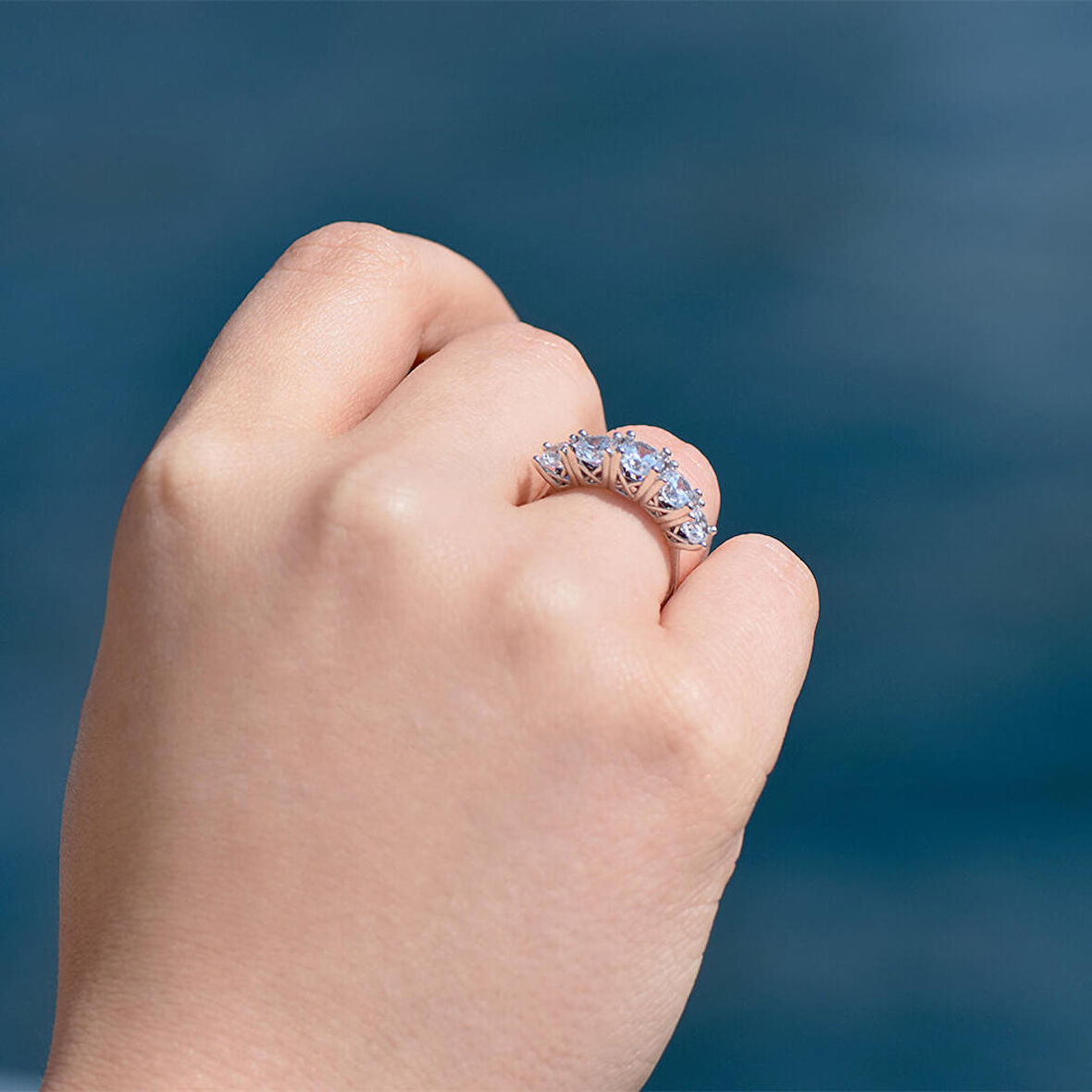 14 K Beştaş Beyaz Altın Yüzük