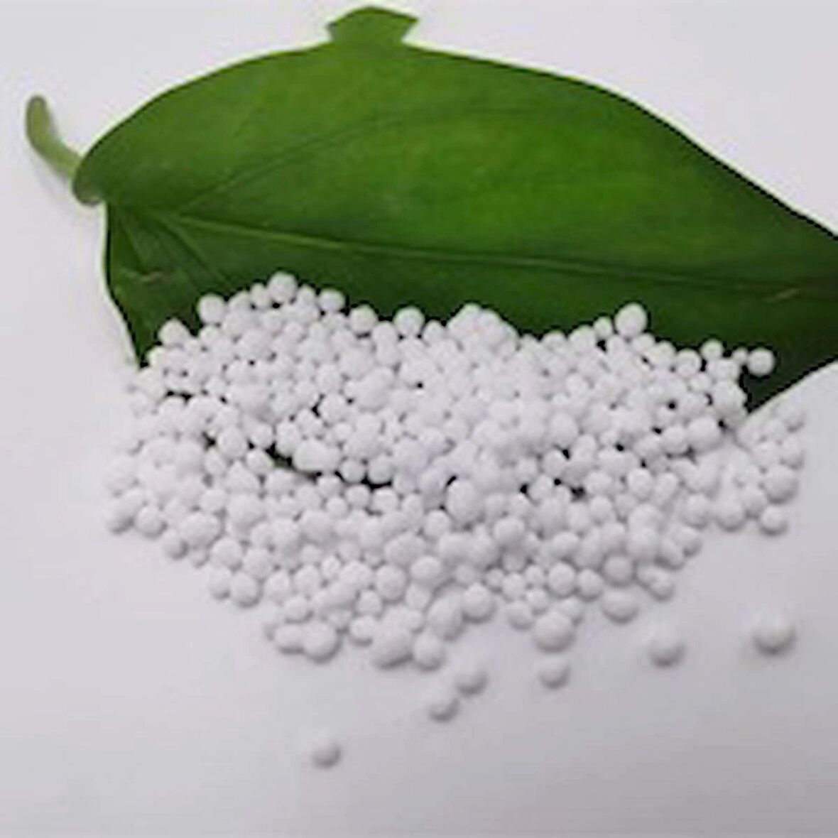 Çim Çit Çiçek Bitki Yeşillendirici Geliştirici Azot Fosfor Gübre KEYMAG SAFİR (1 Kg)