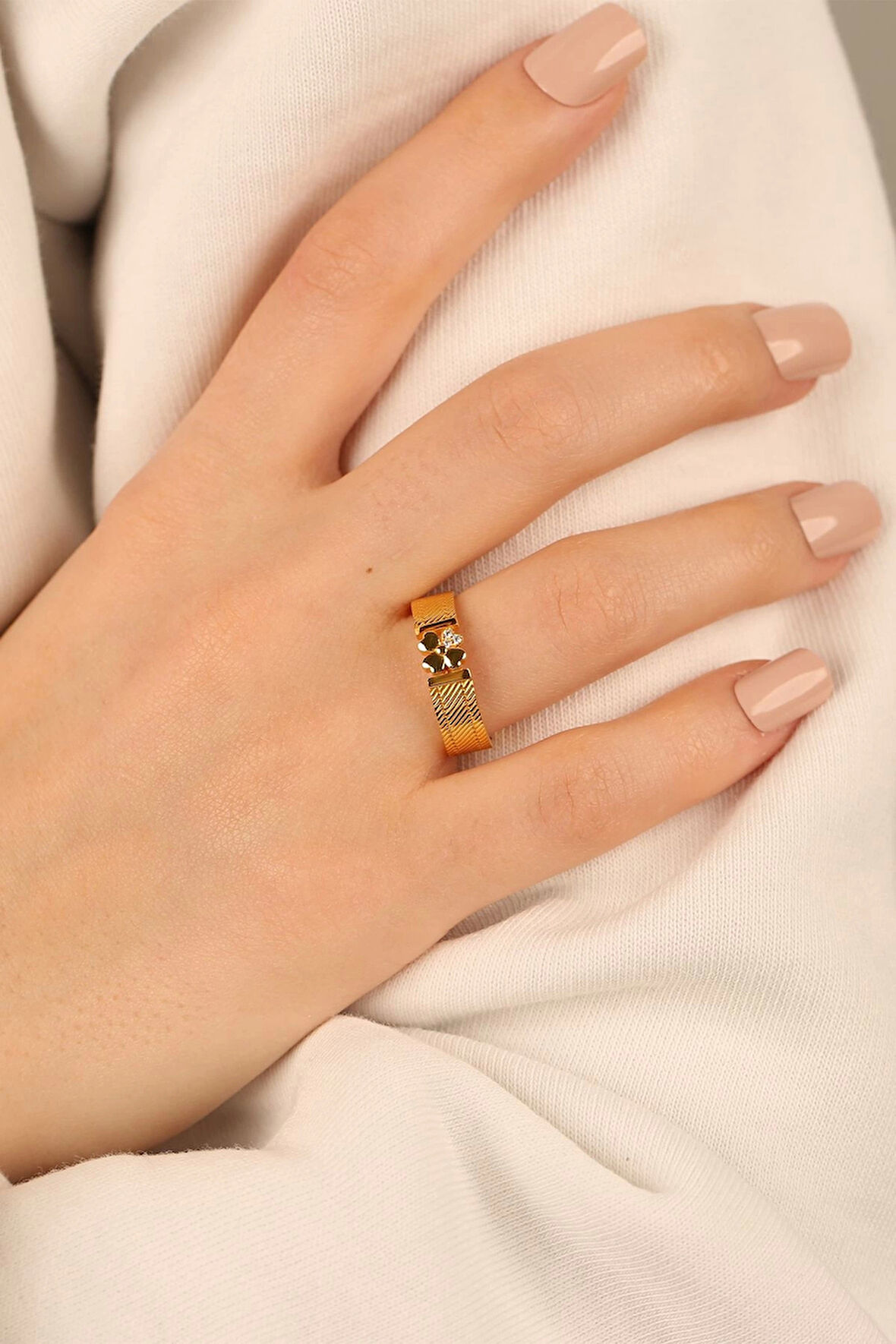 Yonca Hasır Altın Yüzük