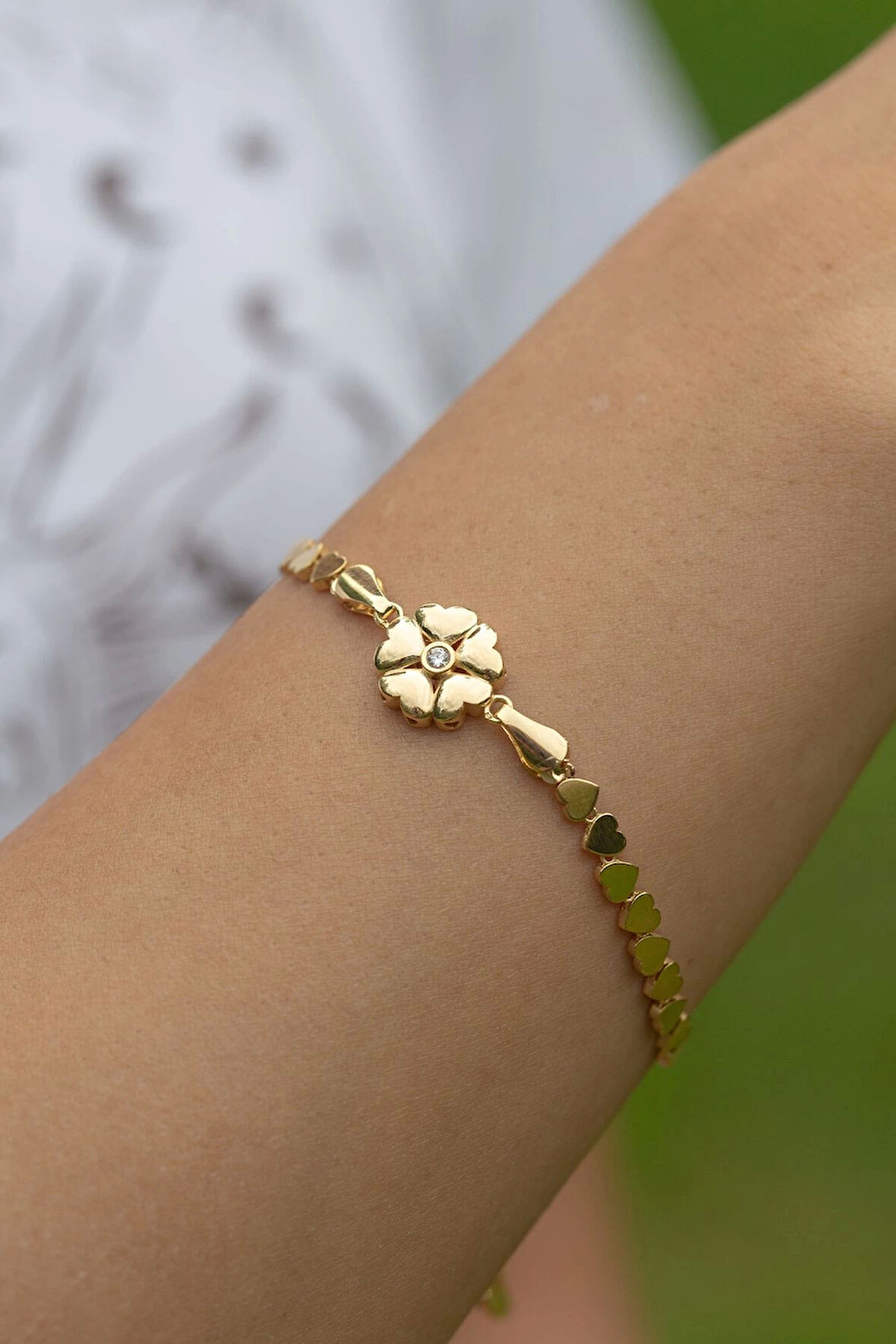 Kalpli Zincir Yonca Altın Bileklik