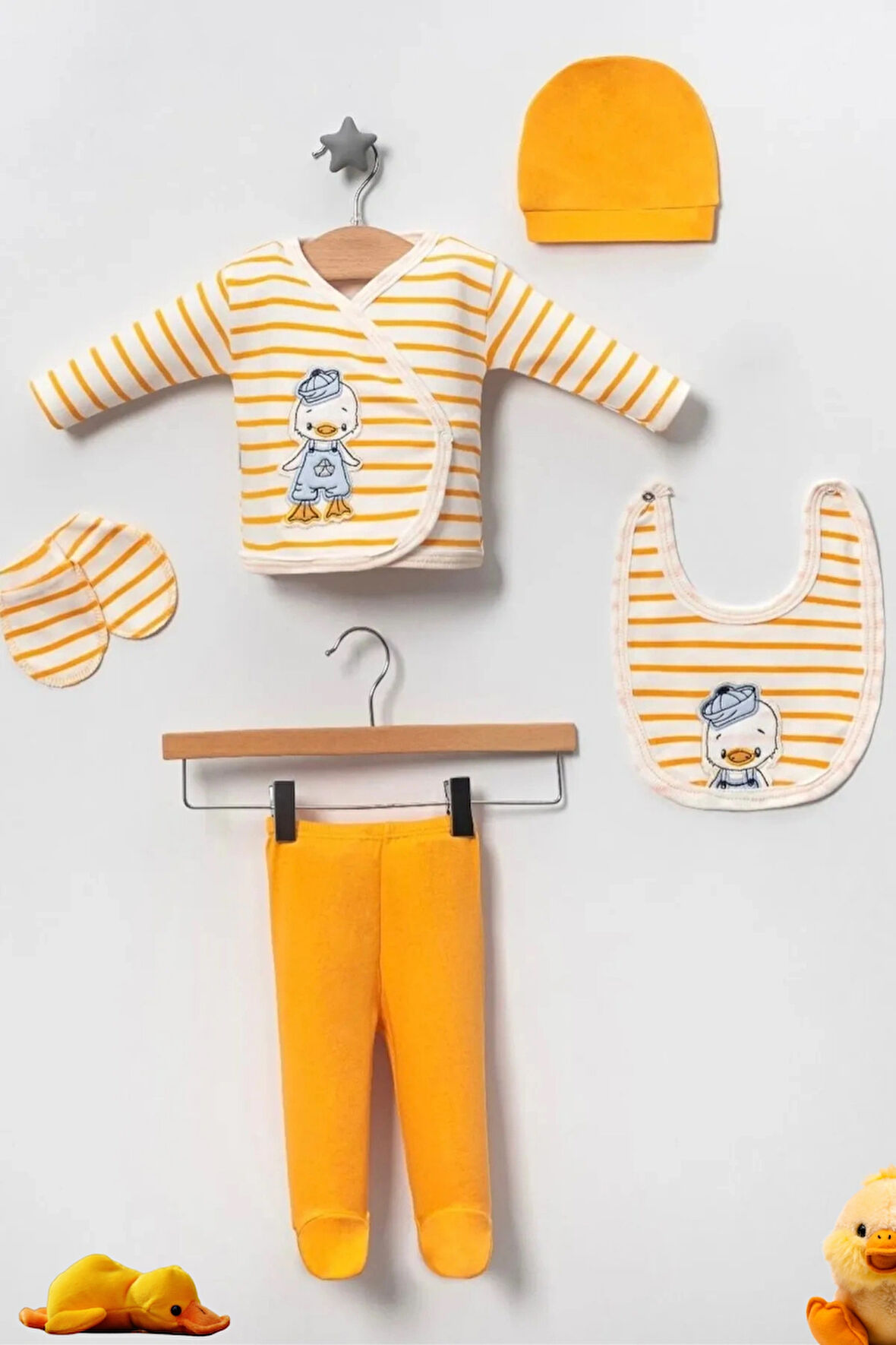 Ördek Süzene Nakışlı Hardal Sarısı Lüx Unisex Yeni Doğan Hastane Çıkış 5'li Zıbın Seti - Kutulu Hediyelik Set (Hediye Paketi Yapılır)