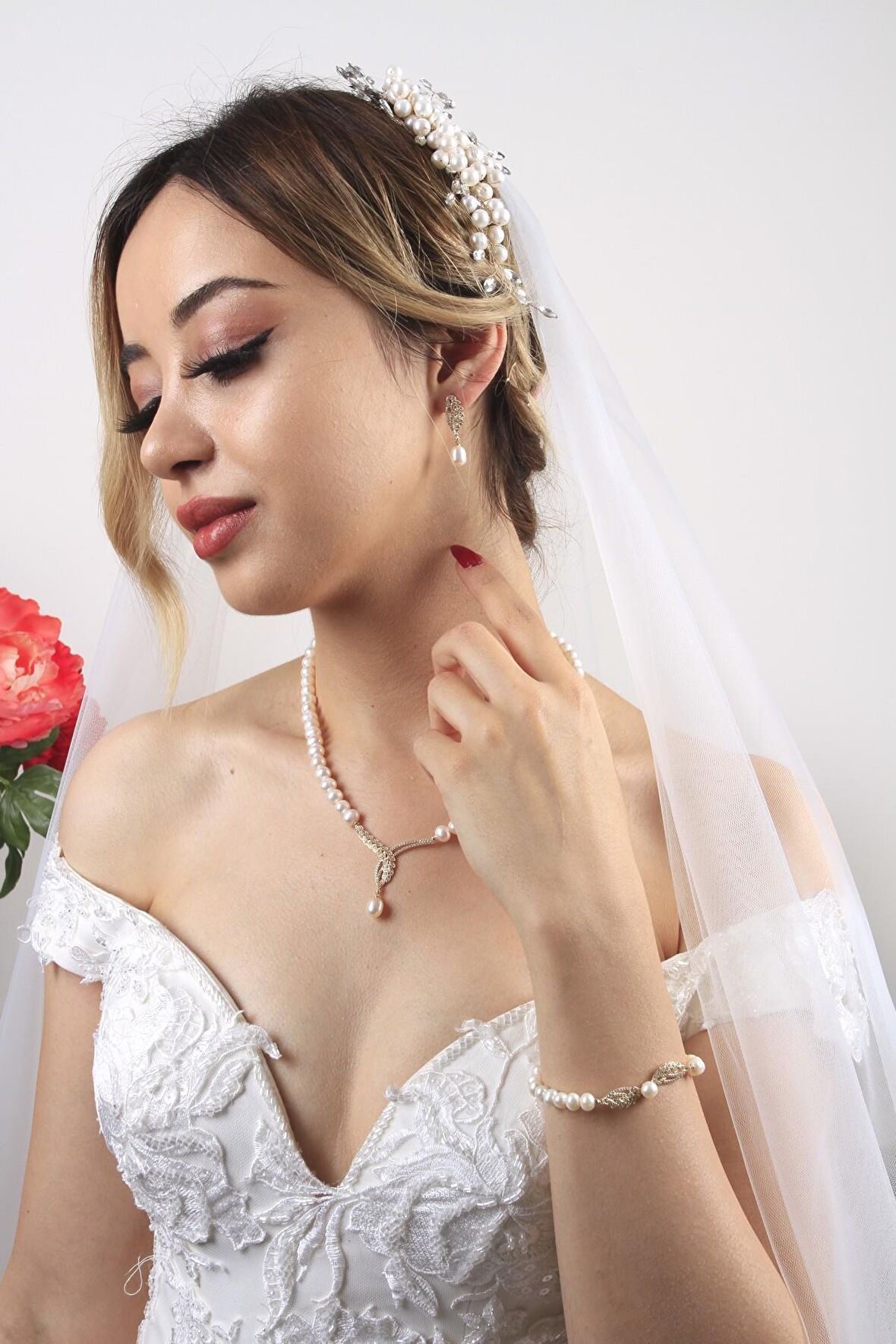 Birinci1926 14 Ayar Altın Kadın Yaprak Detay Taşlı İnci Set