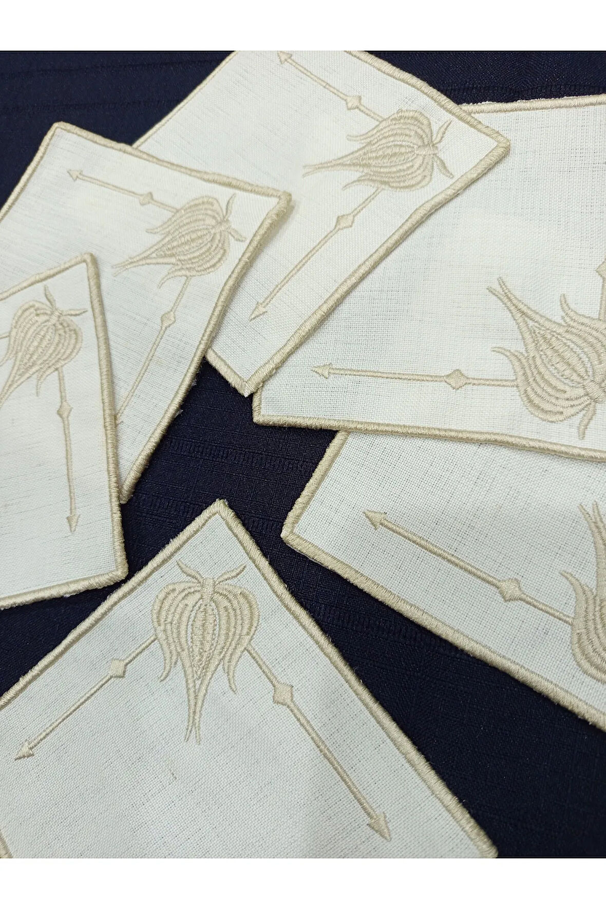(6 Adet) Keten Kumaş Üzeri Nakışlı Kahve Yanı Sunumluk Kokteyl Peçetesi KARE